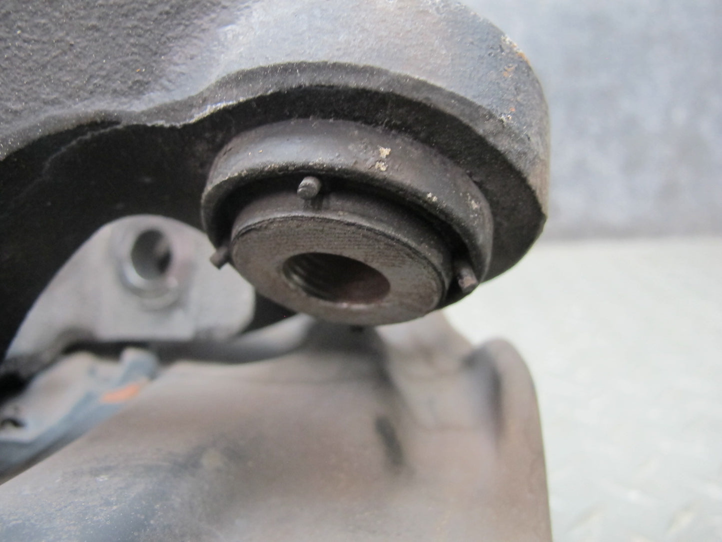 03-08 Mercedes R230 SL600 Rear Right Spindle Knuckle Wheel Hub Bearing 56K OEM
