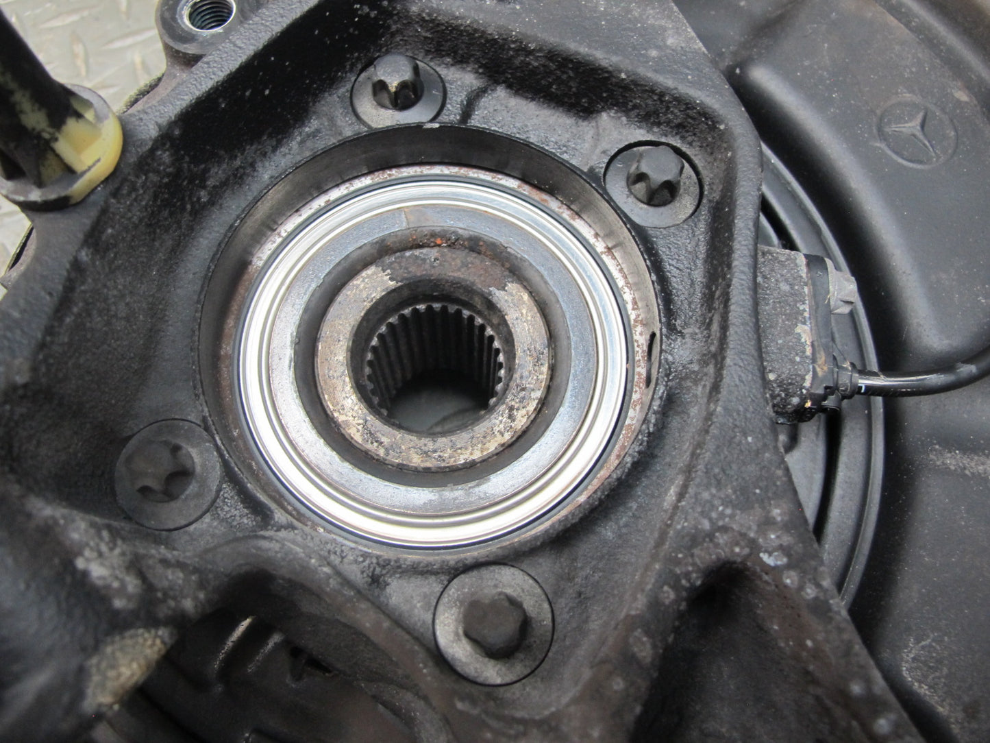 03-08 Mercedes R230 SL600 Rear Right Spindle Knuckle Wheel Hub Bearing 56K OEM
