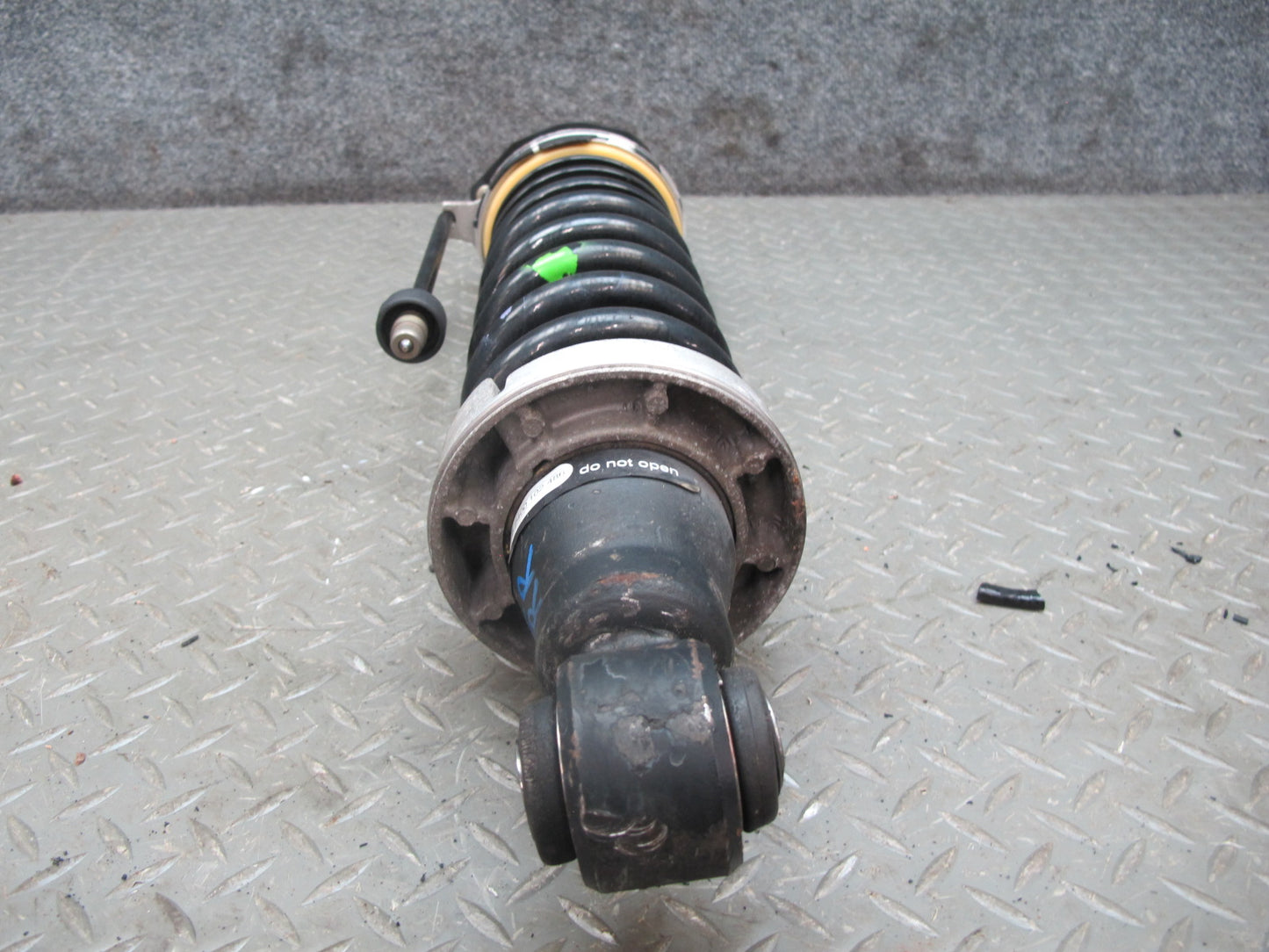 03-06 Mercedes R230 SL500 SL600 Rear Right ABC Hydraulic Shock Strut OEM