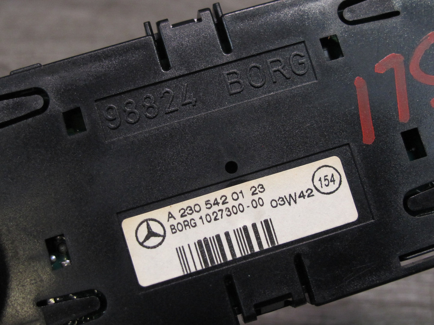 03-08 Mercedes R230 Sl-class PDC Parking Sensor Display Unit 2305420123 OEM