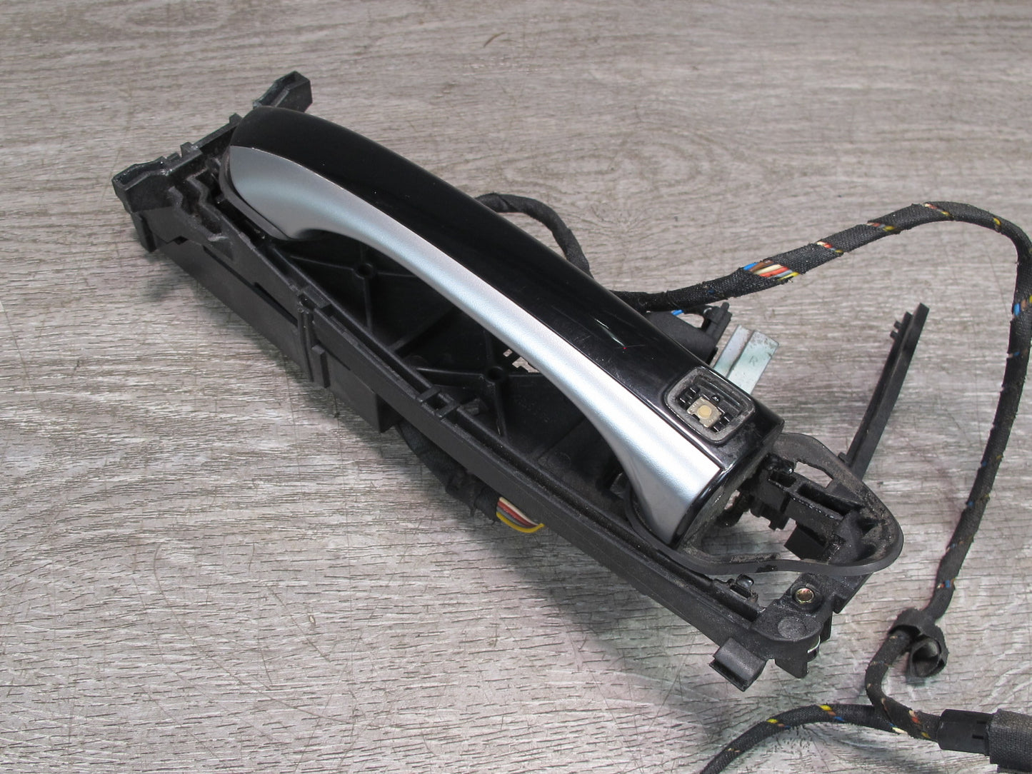 03-06 Mercedes R230 Sl-class Right Door Exterior Handle w Keyless OEM