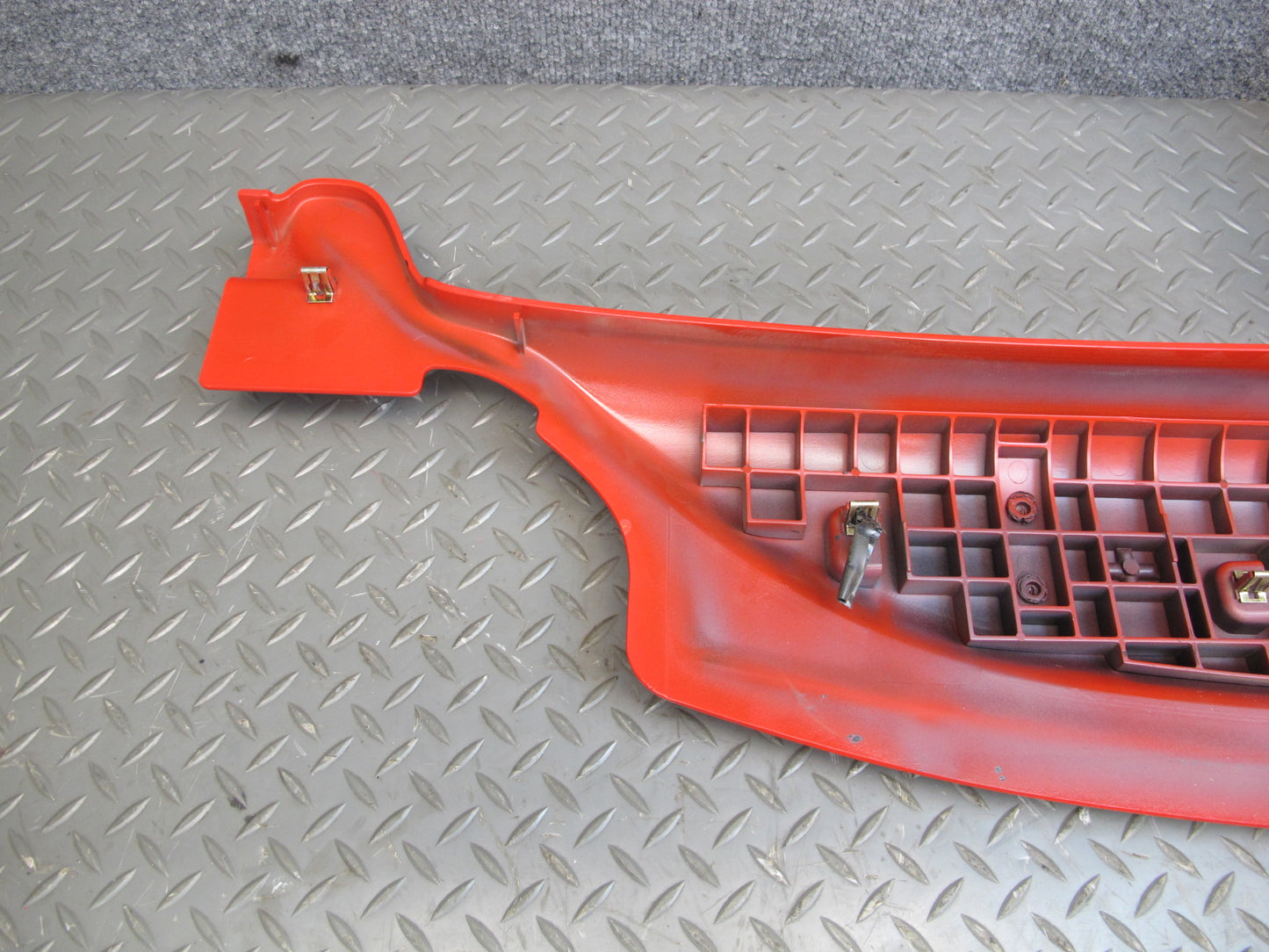 03-06 Chevrolet SSR Rear Interior Waterfall Upper Trim Panel RED 15103060 OEM