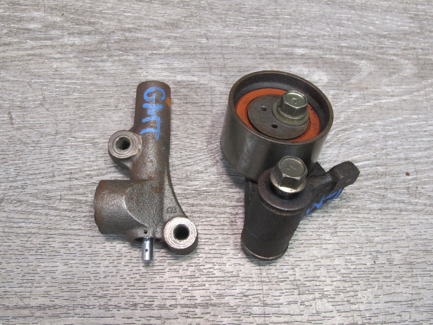 91-99 Mitsubishi 3000GT Engine Belt Tensioner w Pulley OEM