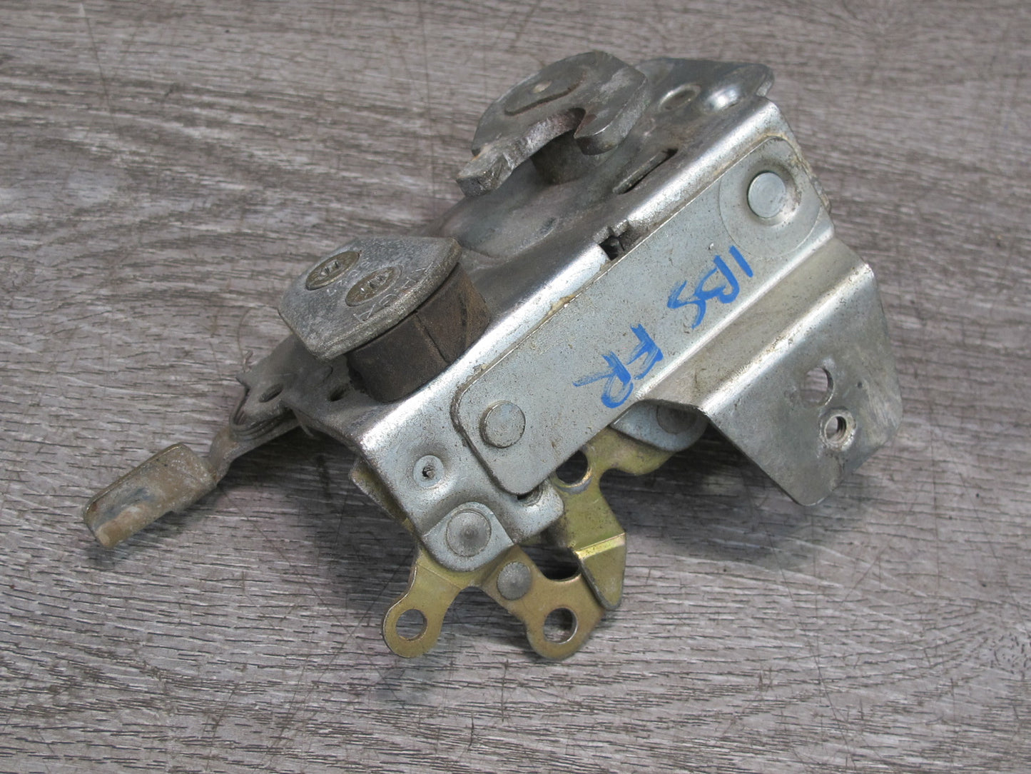 83-89 BMW E24 633CSi 635CSi  Right Door Lock Catch OEM