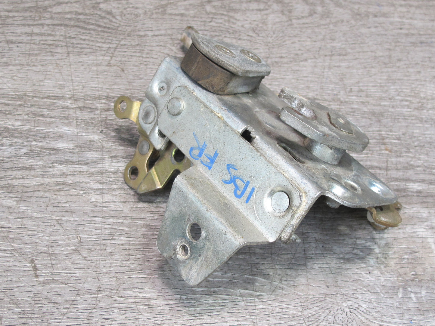 83-89 BMW E24 633CSi 635CSi  Right Door Lock Catch OEM