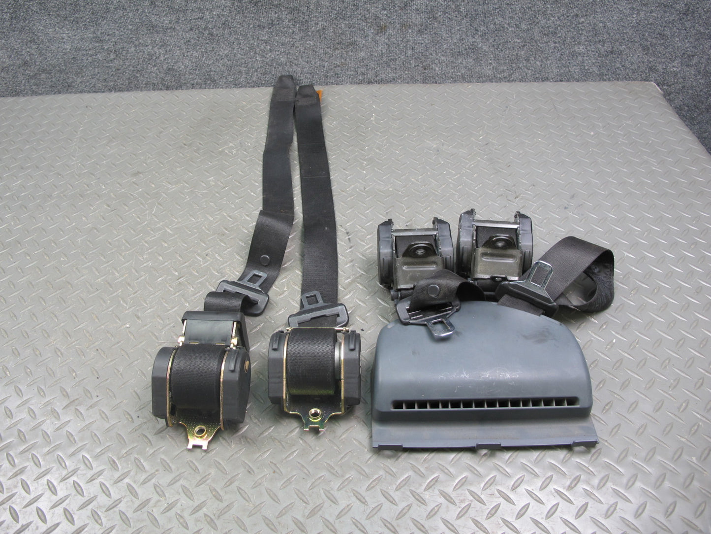 94-99 BMW E36 CONVERTIBLE FRONT & REAR LEFT RIGHT SIDE SEATBELT RETRACTOR W/ GUIDE SET OEM