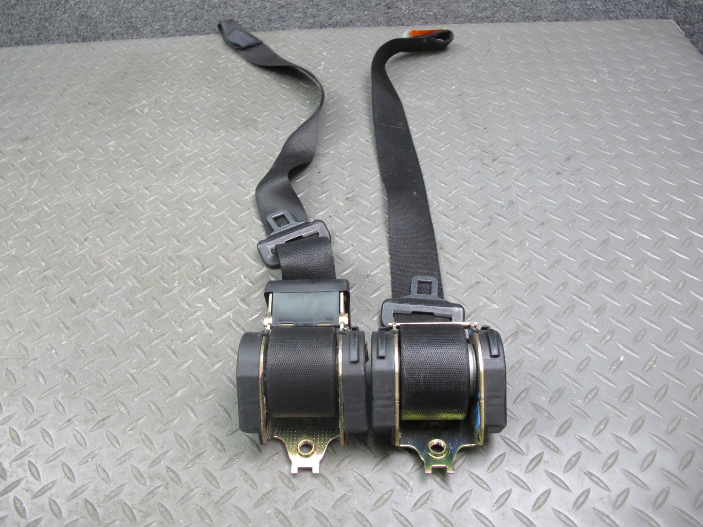 94-99 BMW E36 CONVERTIBLE FRONT & REAR LEFT RIGHT SIDE SEATBELT RETRACTOR W/ GUIDE SET OEM