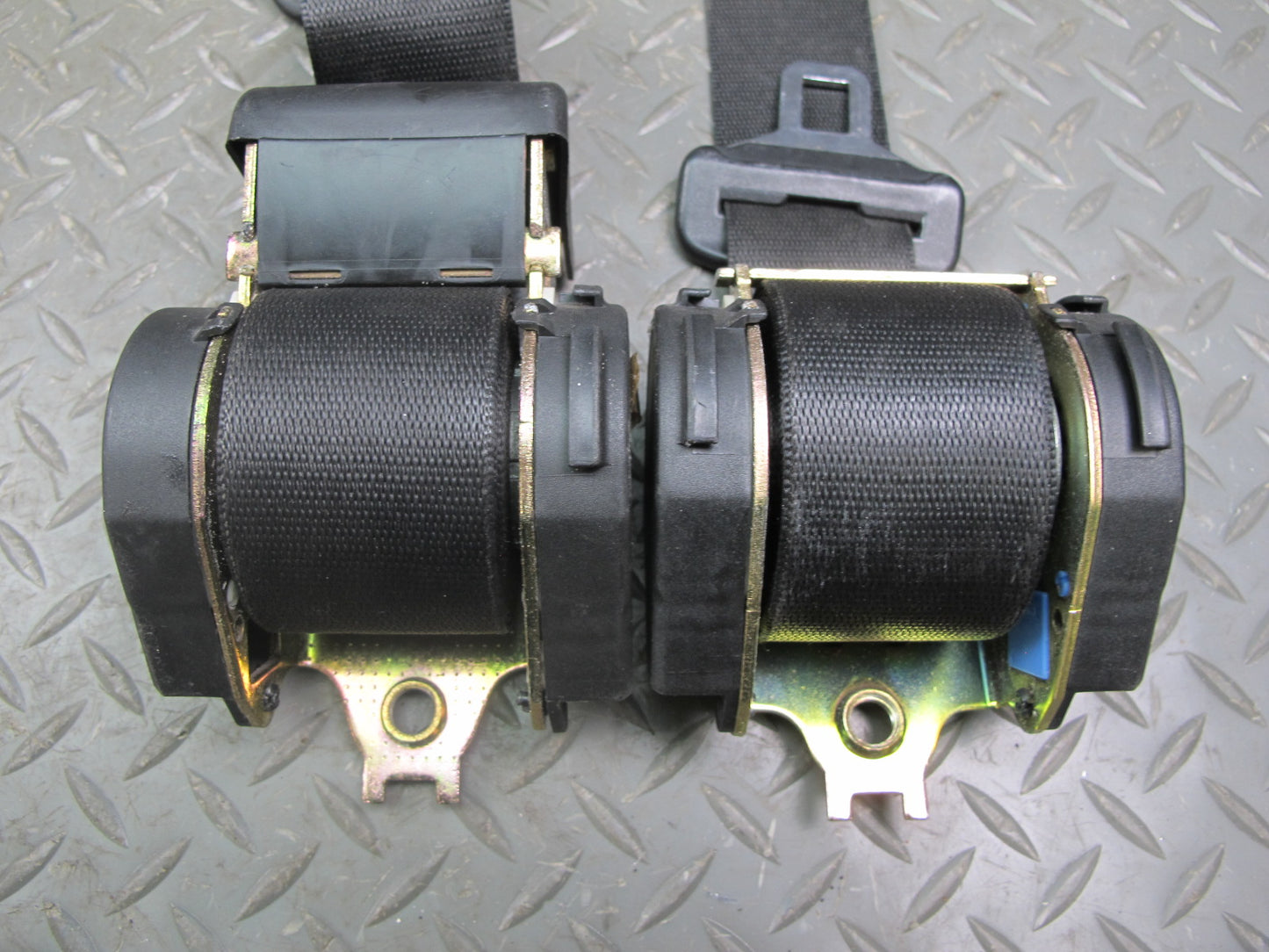 94-99 BMW E36 CONVERTIBLE FRONT & REAR LEFT RIGHT SIDE SEATBELT RETRACTOR W/ GUIDE SET OEM