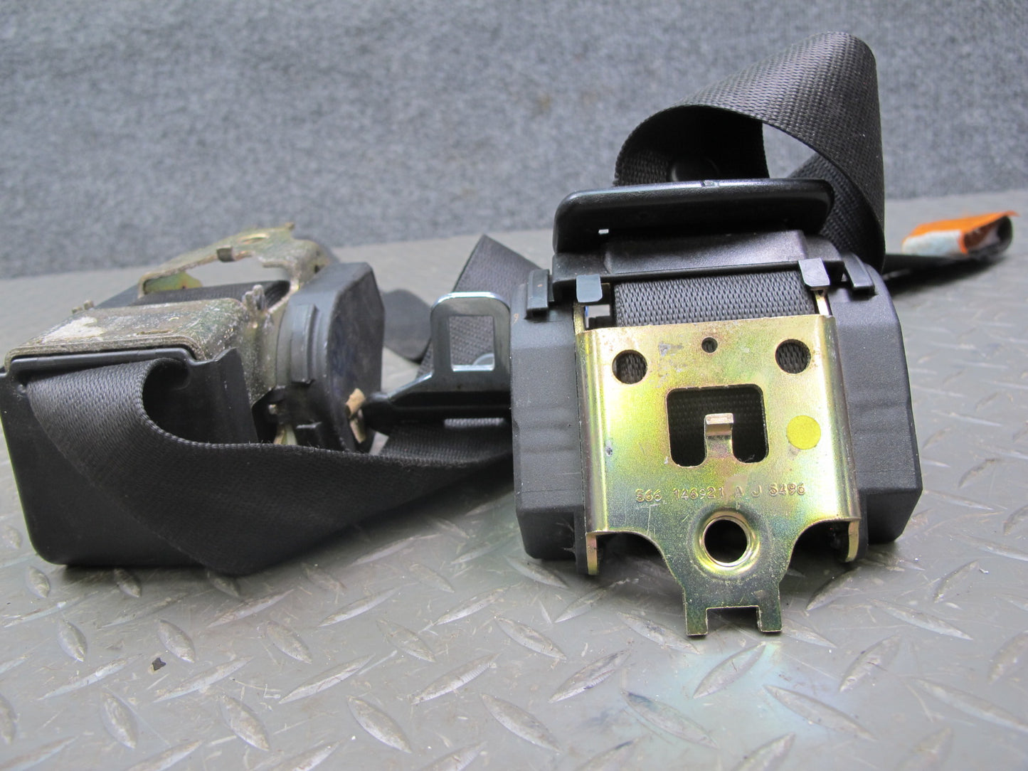 94-99 BMW E36 CONVERTIBLE FRONT & REAR LEFT RIGHT SIDE SEATBELT RETRACTOR W/ GUIDE SET OEM