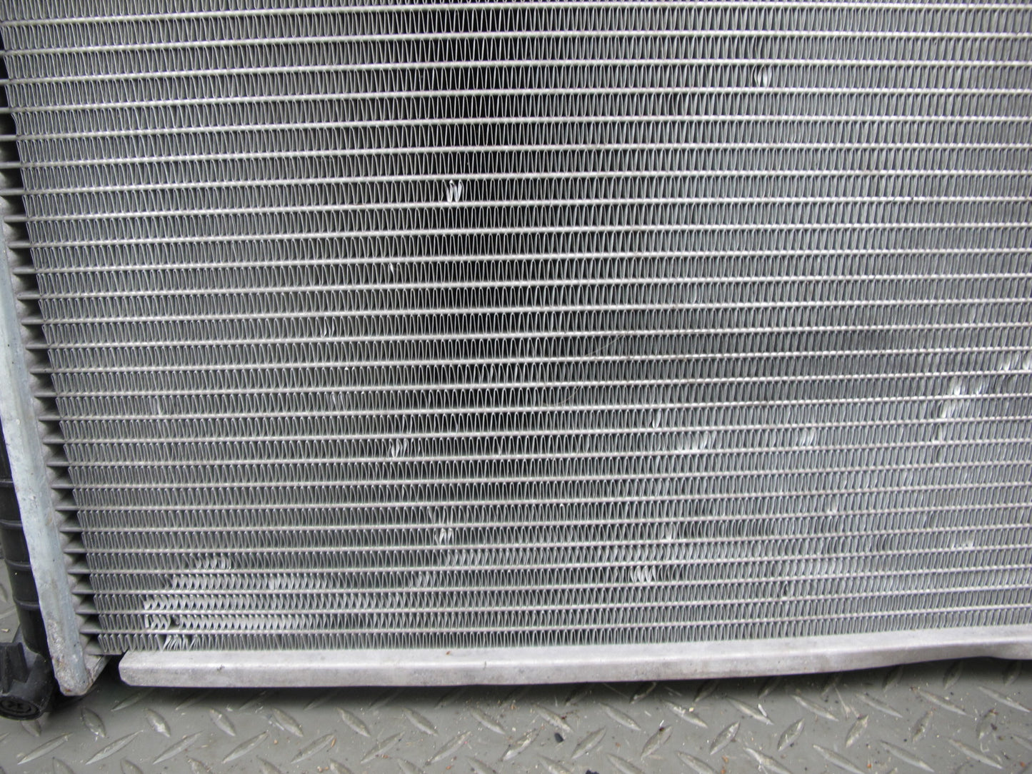 96-99 BMW E36 3-SERIES M52 Engine Cooling Radiator OEM