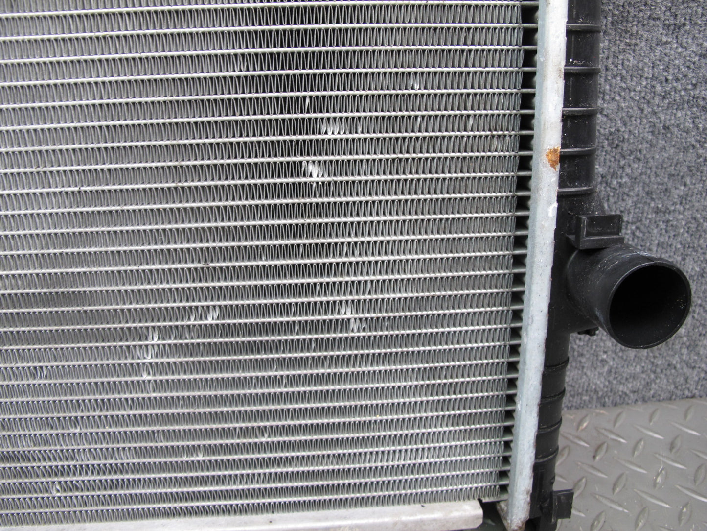 96-99 BMW E36 3-SERIES M52 Engine Cooling Radiator OEM