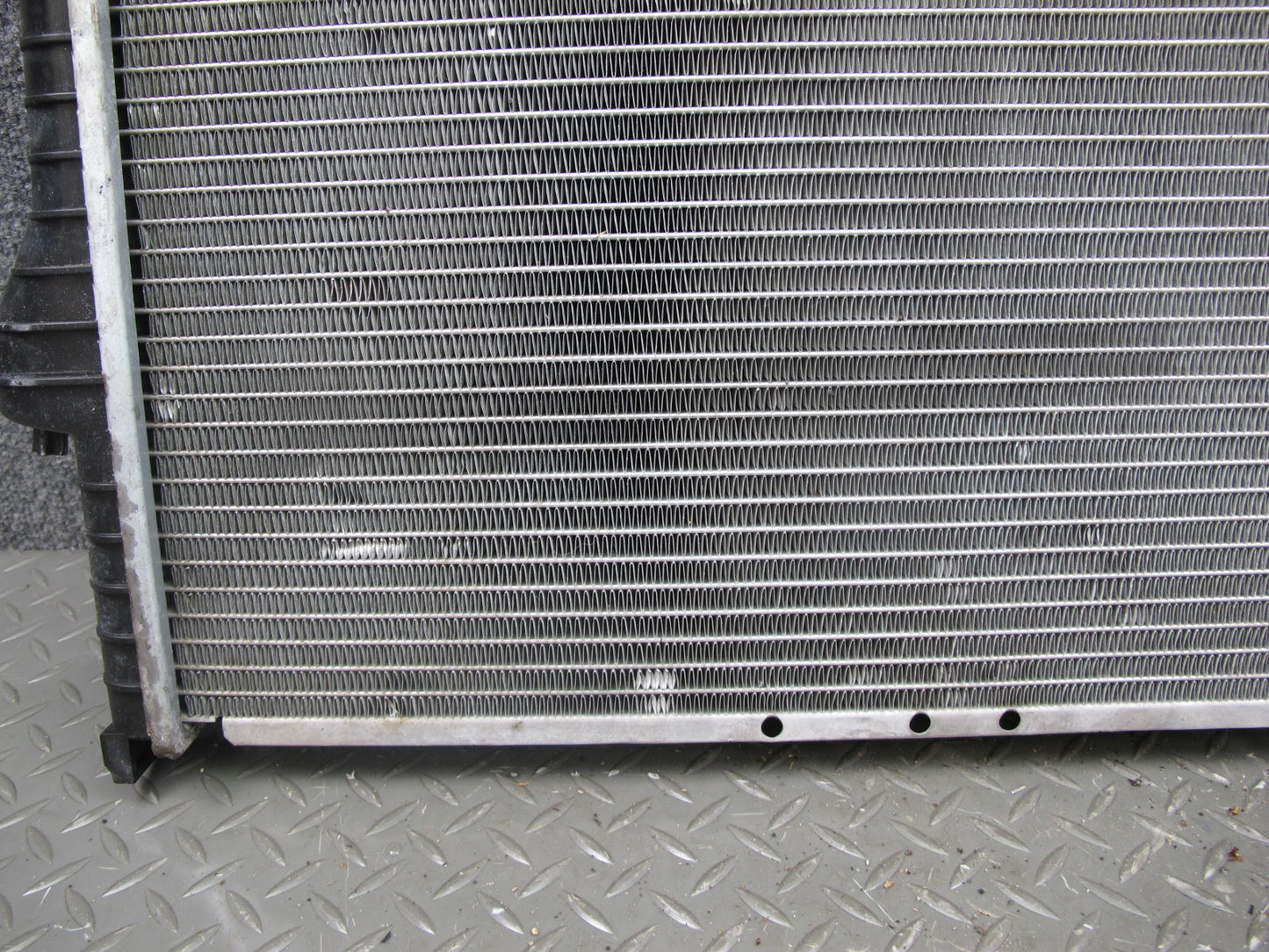 96-99 BMW E36 3-SERIES M52 Engine Cooling Radiator OEM