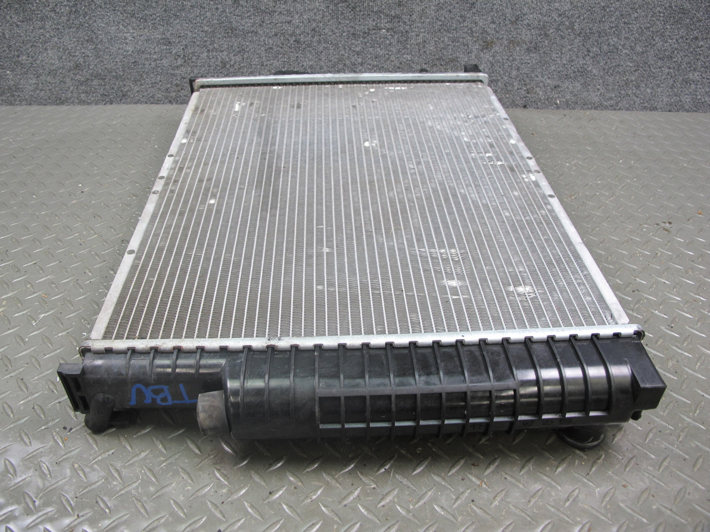96-99 BMW E36 3-SERIES M52 Engine Cooling Radiator OEM