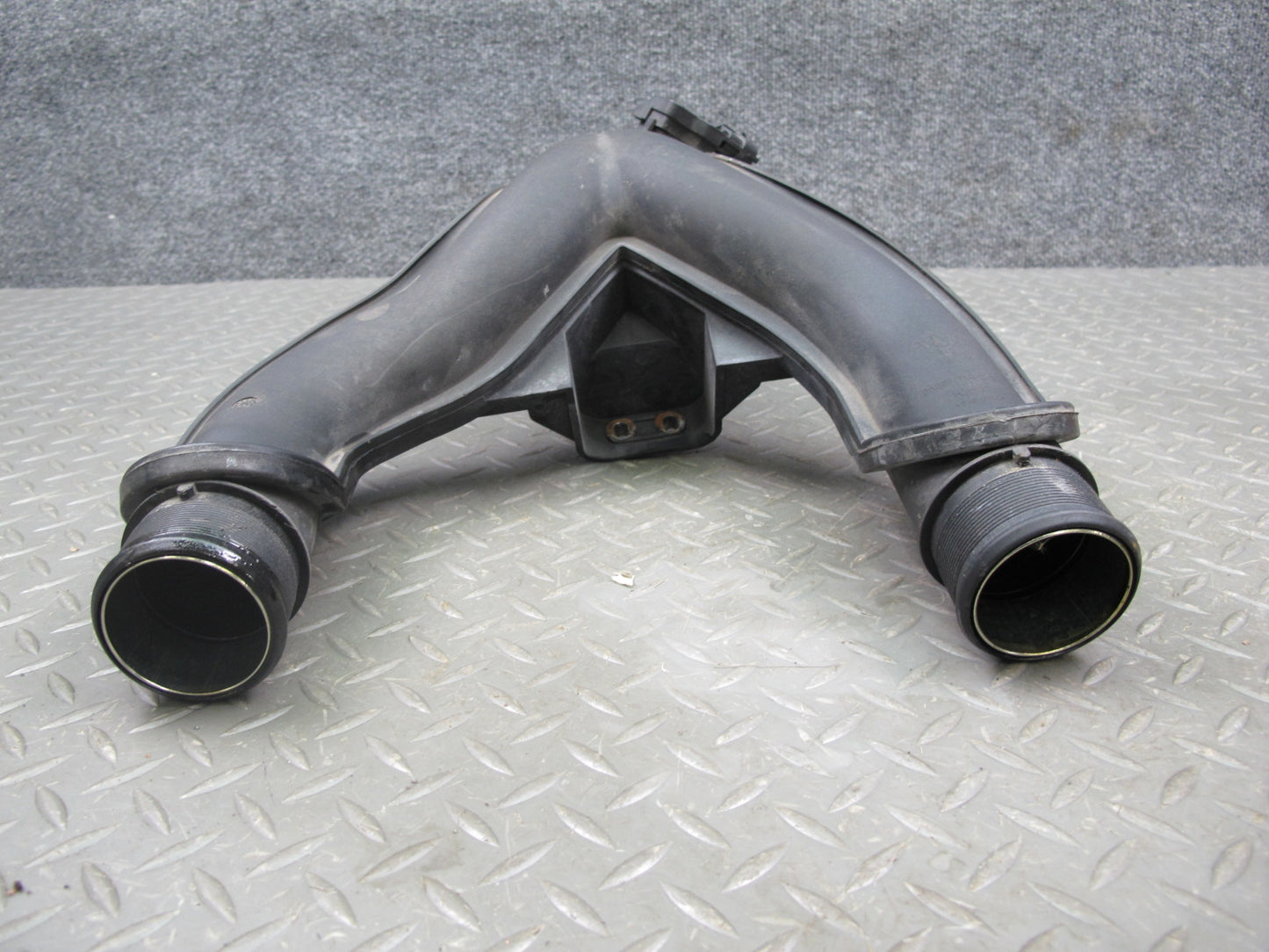 14-19 Maserati Ghibli M157 SQ4 Air Intake Duct Pipe w Pressure Sensor OEM