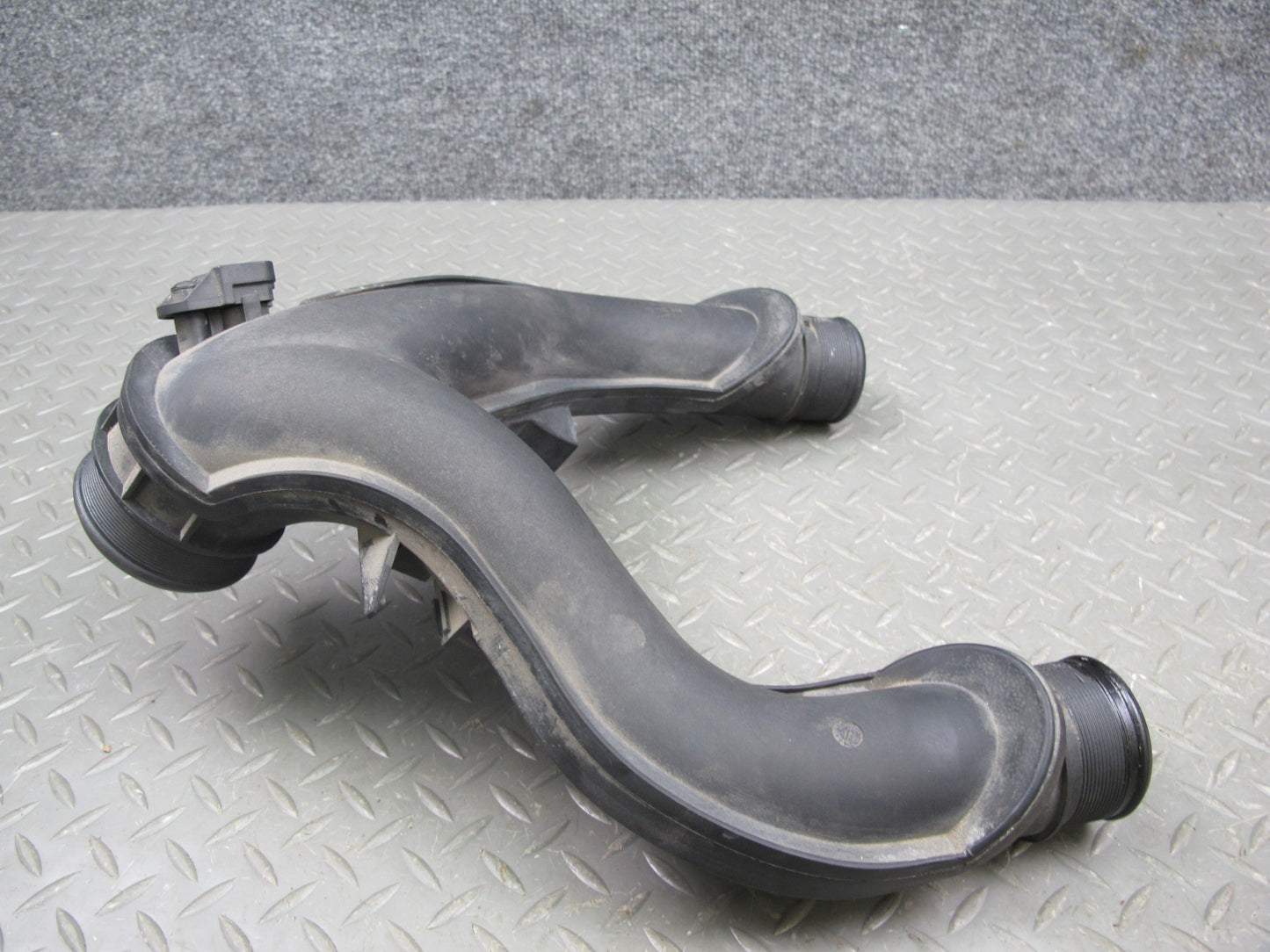 14-19 Maserati Ghibli M157 SQ4 Air Intake Duct Pipe w Pressure Sensor OEM