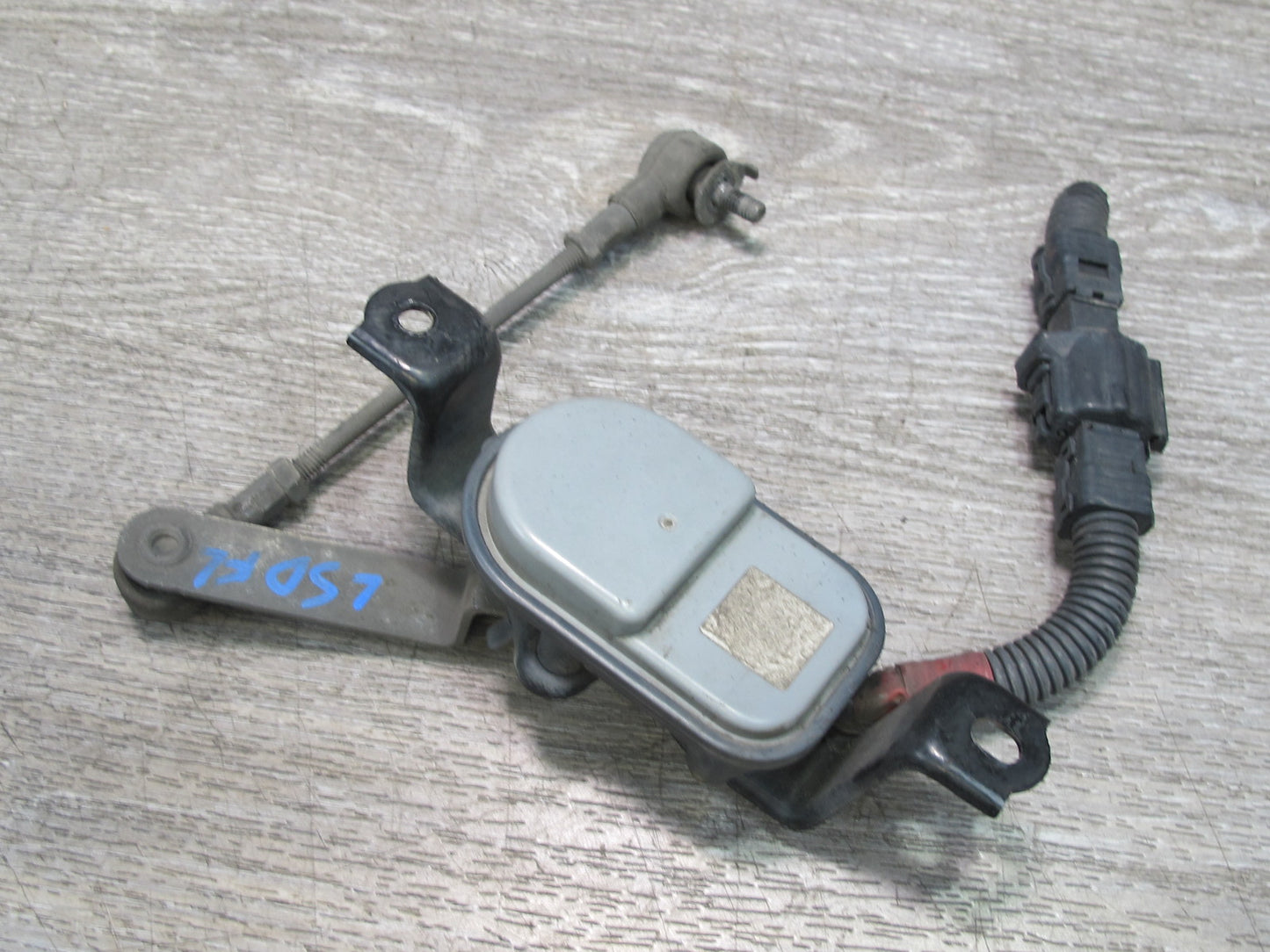 01-06 Lexus UCF30L LS430 Front Left Suspension Height Level Sensor OEM