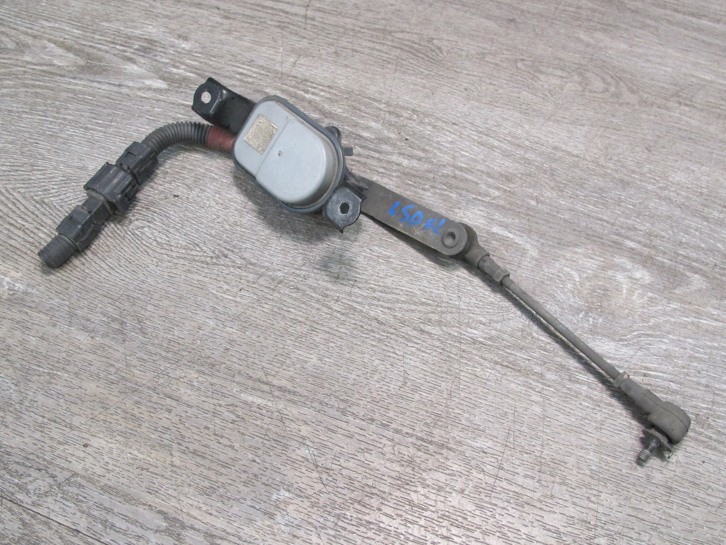 01-06 Lexus UCF30L LS430 Front Left Suspension Height Level Sensor OEM