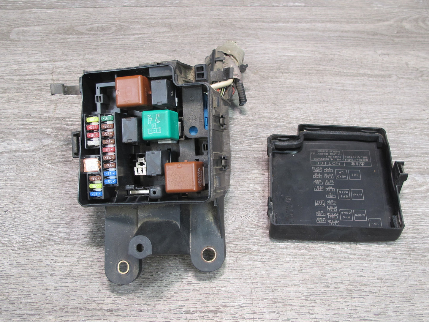01-06 Lexus UCF30L LS430 Junction Fuse Relay Box Module OEM