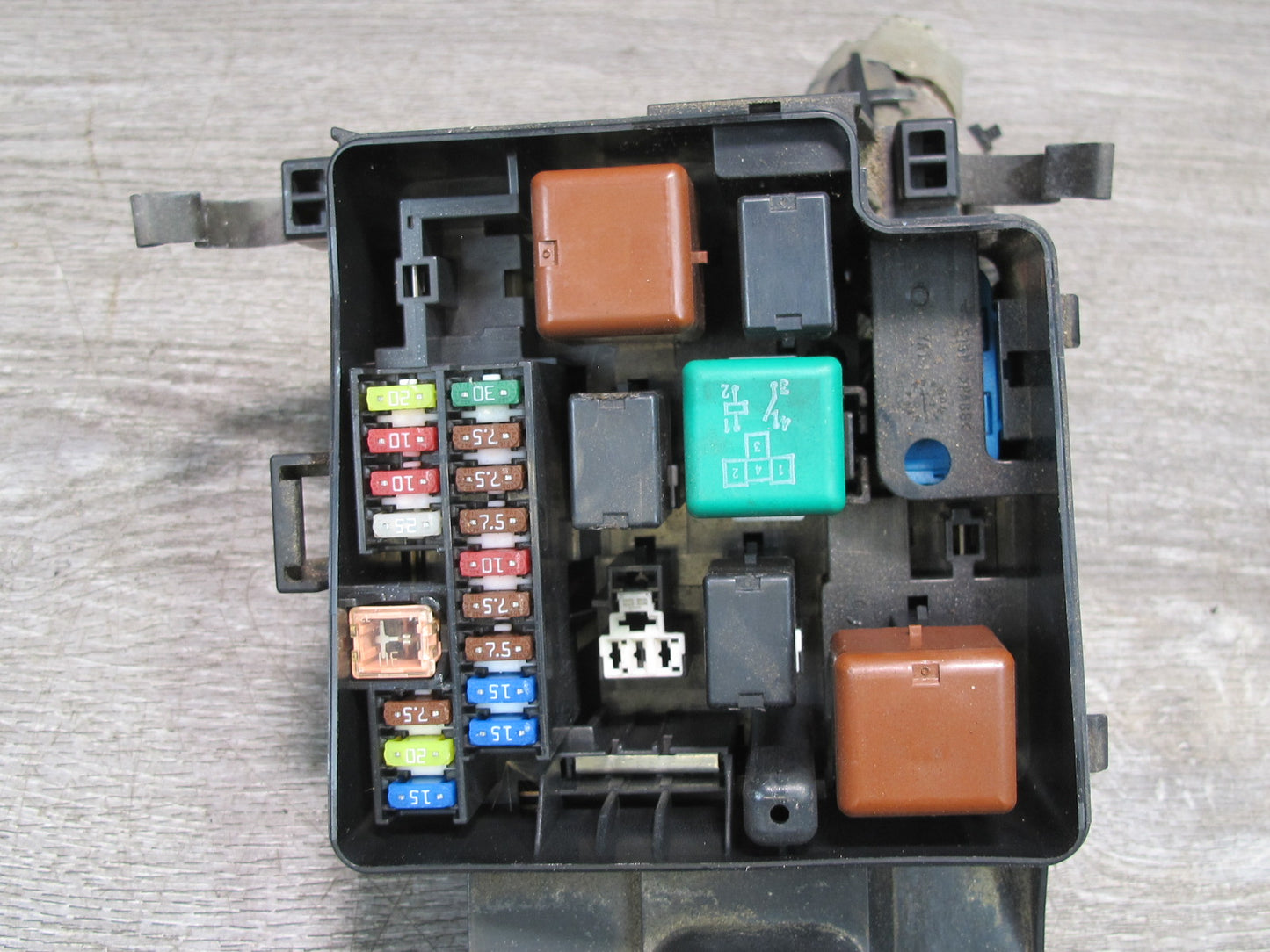 01-06 Lexus UCF30L LS430 Junction Fuse Relay Box Module OEM