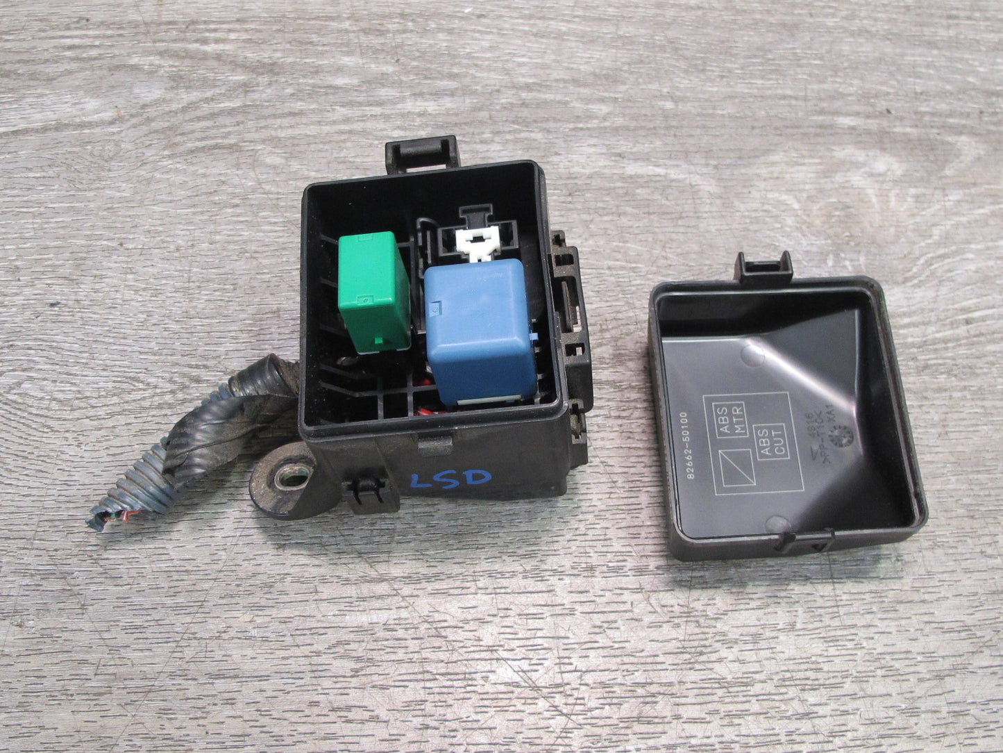 01-06 Lexus UCF30L LS430 Junction Fuse Relay Box Module OEM