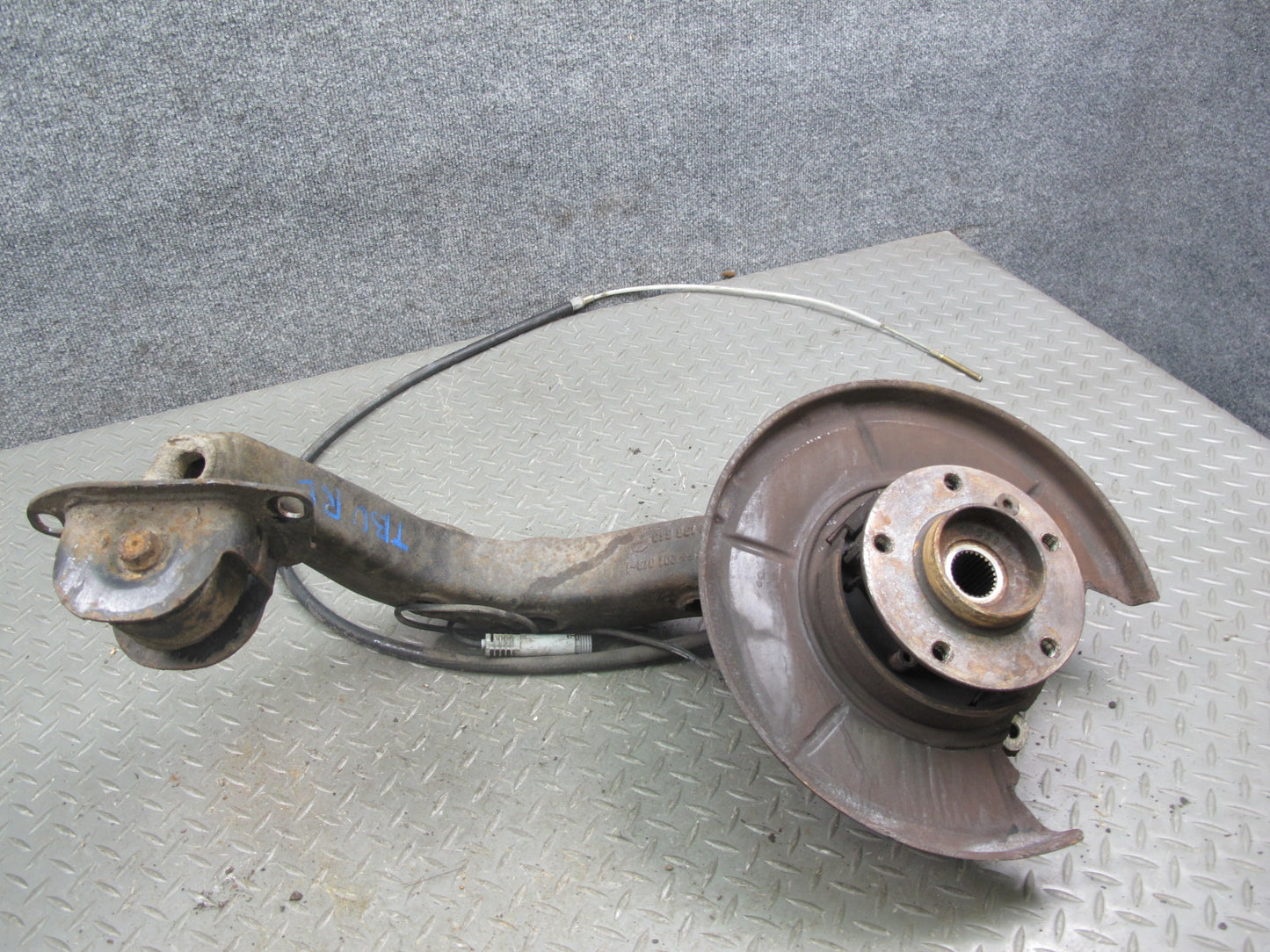 94-97 BMW E36 Conv RWD Rear Right Trailing Arm Knuckle Wheel Hub Bearing OEM