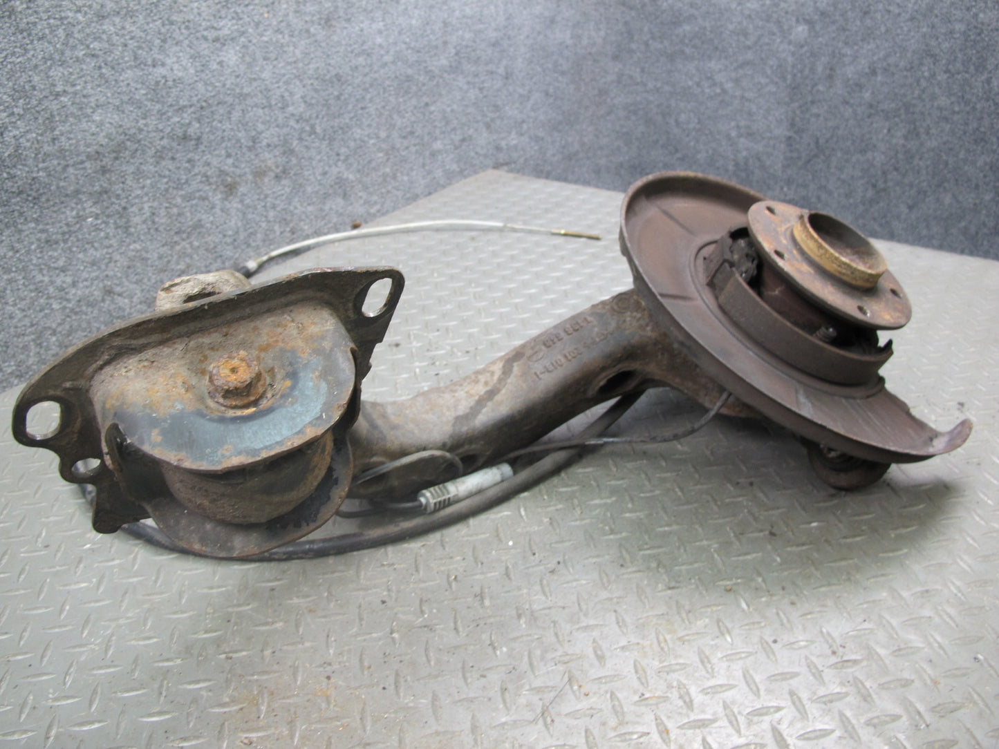 94-97 BMW E36 Conv RWD Rear Right Trailing Arm Knuckle Wheel Hub Bearing OEM