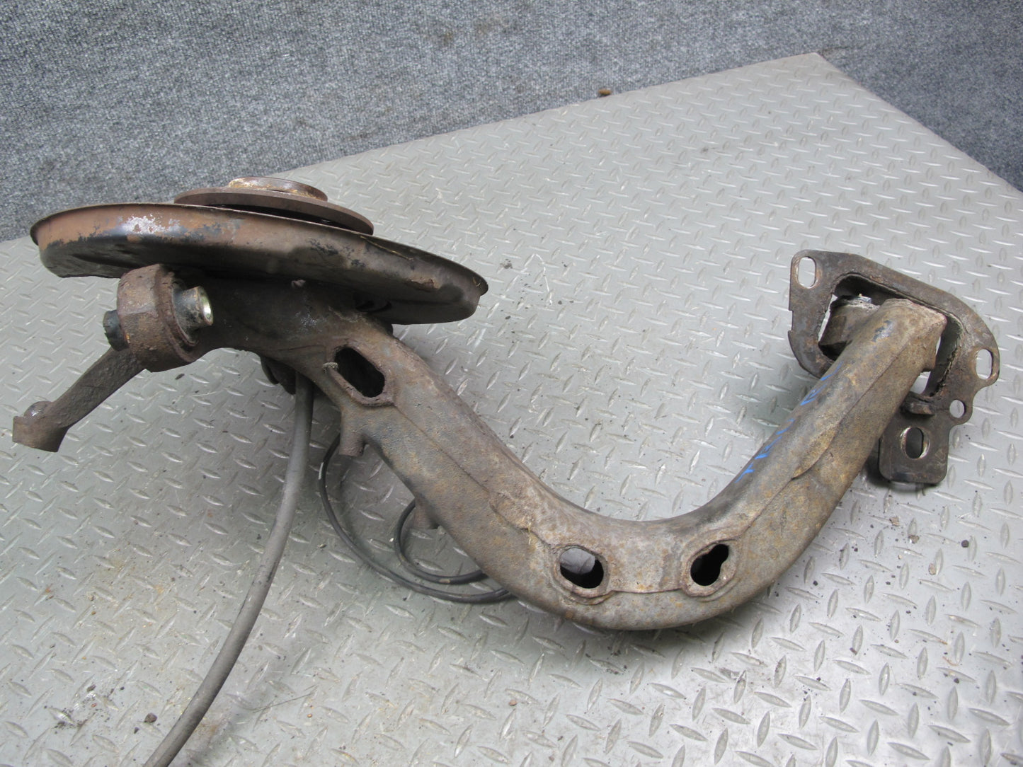 94-97 BMW E36 Conv RWD Rear Right Trailing Arm Knuckle Wheel Hub Bearing OEM