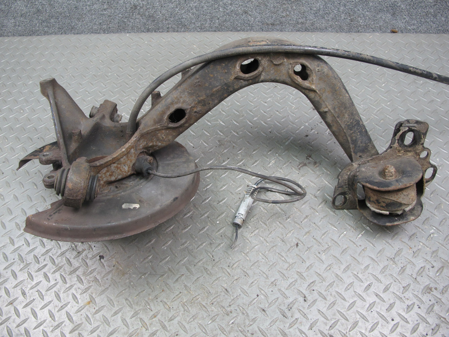 94-97 BMW E36 Conv RWD Rear Right Trailing Arm Knuckle Wheel Hub Bearing OEM