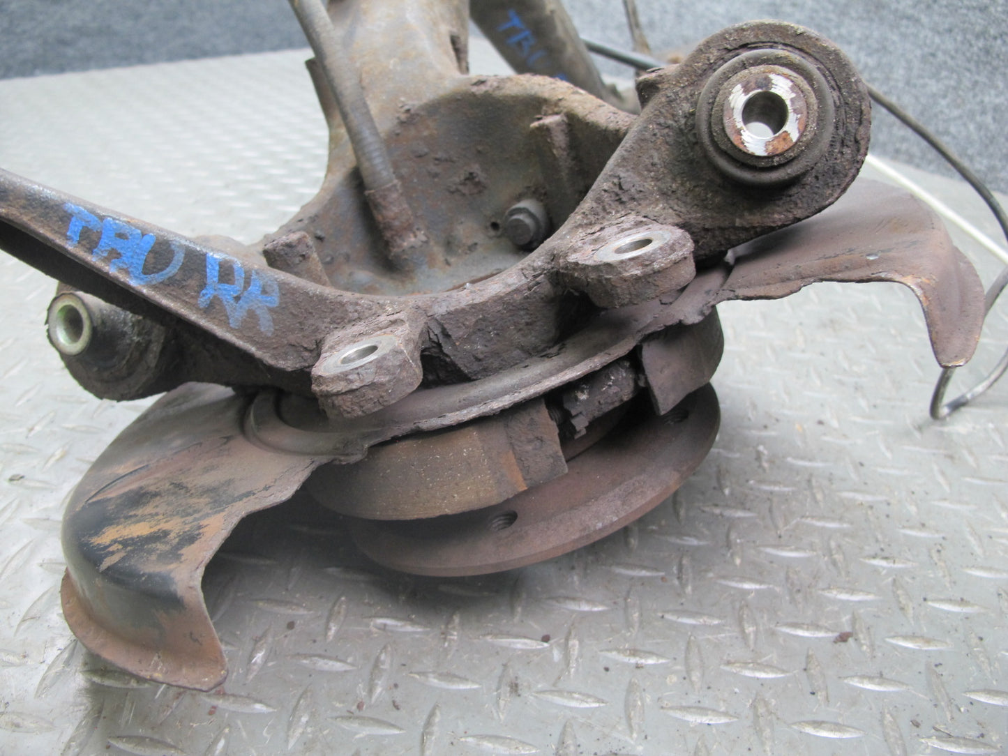 94-97 BMW E36 Conv RWD Rear Right Trailing Arm Knuckle Wheel Hub Bearing OEM