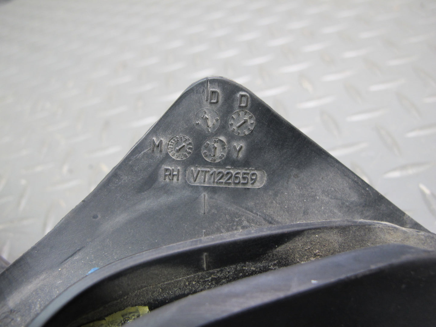 03-06 Chevrolet SSR Rear Trunk Hatch Lid Weatherstrip Seal 15139640 OEM