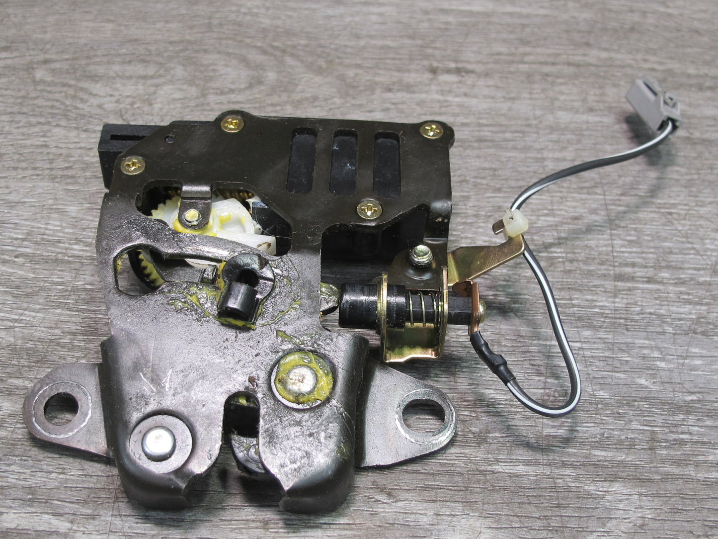 92-00 Lexus UZZ30L SC300 SC400 Rear Trunk Lid Lock Latch Actuator OEM