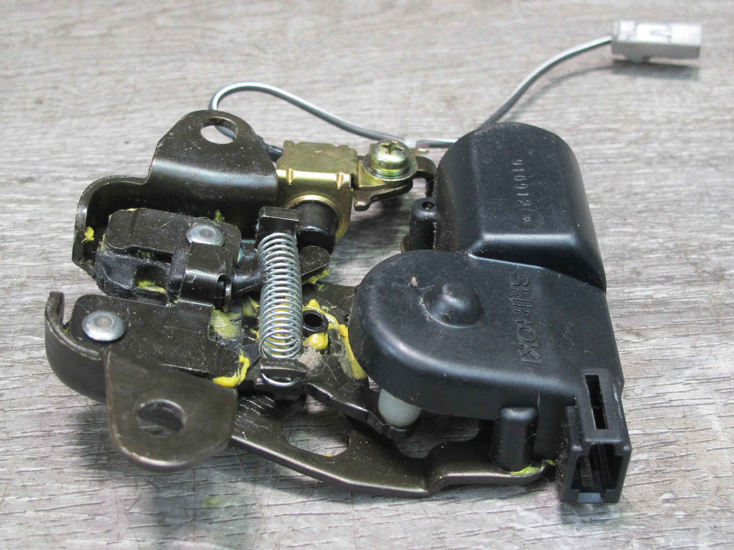 92-00 Lexus UZZ30L SC300 SC400 Rear Trunk Lid Lock Latch Actuator OEM