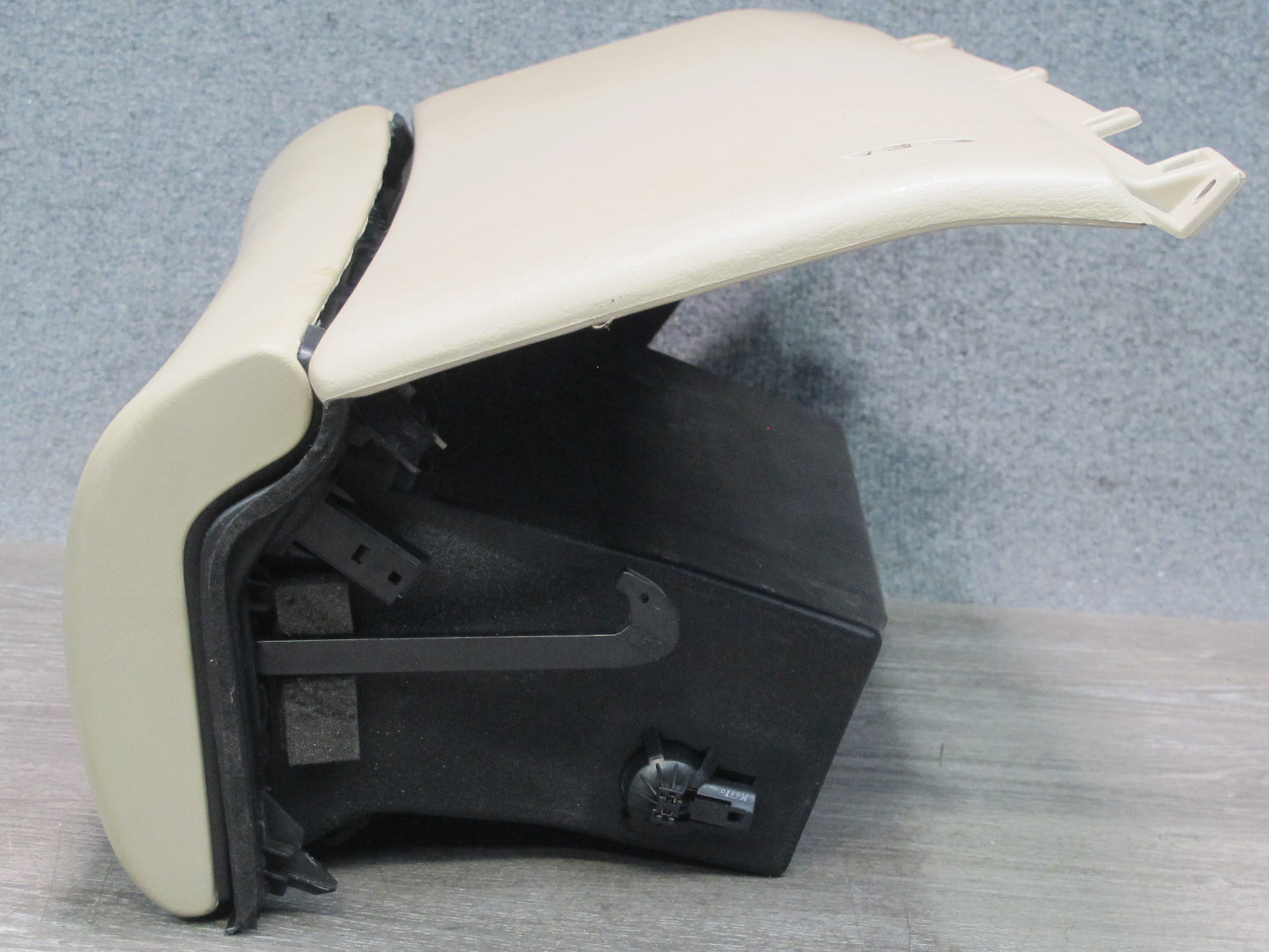1992 Lexus UZZ30L SC300 SC400 Dash Glove Box Compartment Storage Cashmere OEM