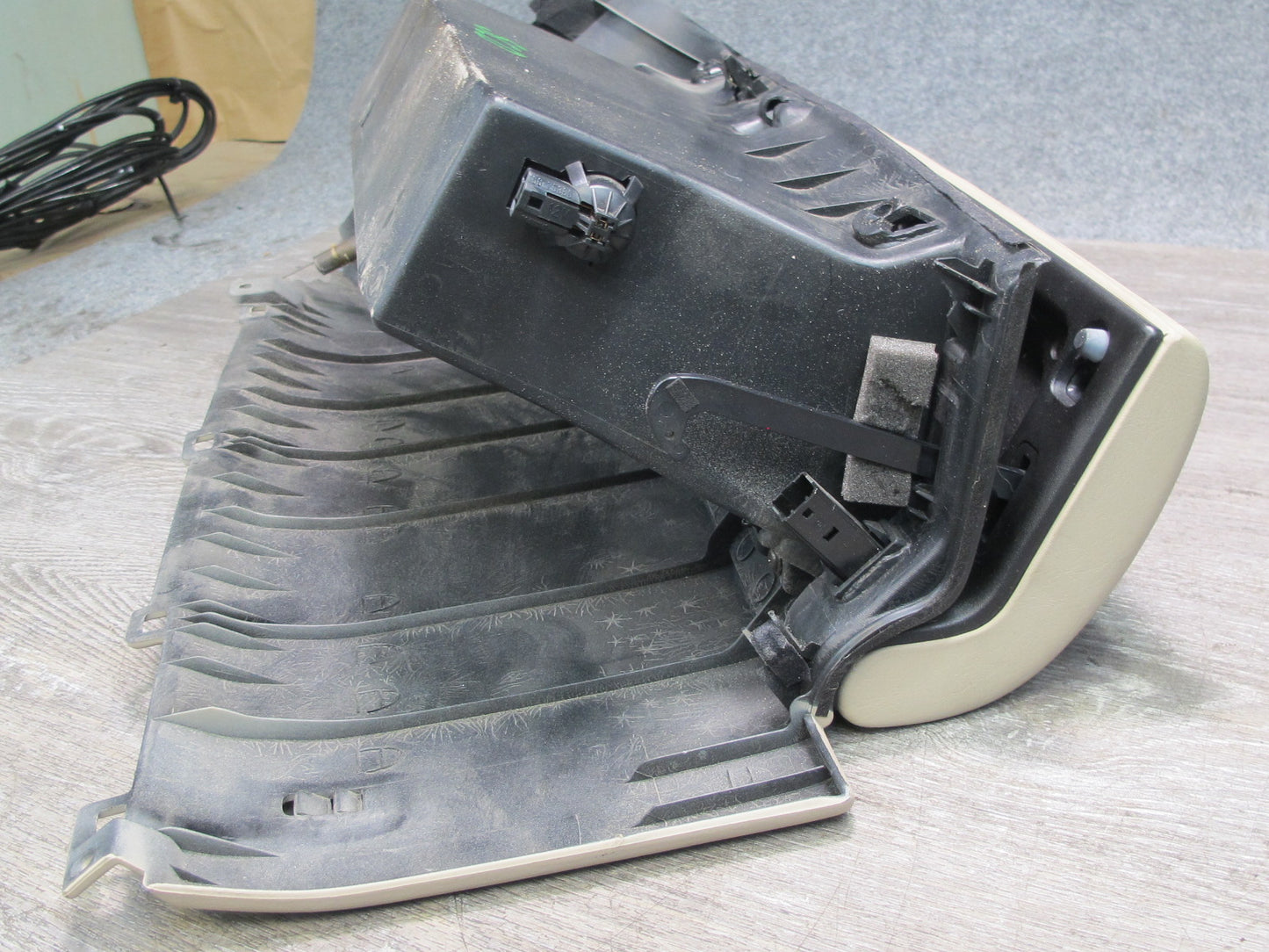 1992 Lexus UZZ30L SC300 SC400 Dash Glove Box Compartment Storage Cashmere OEM