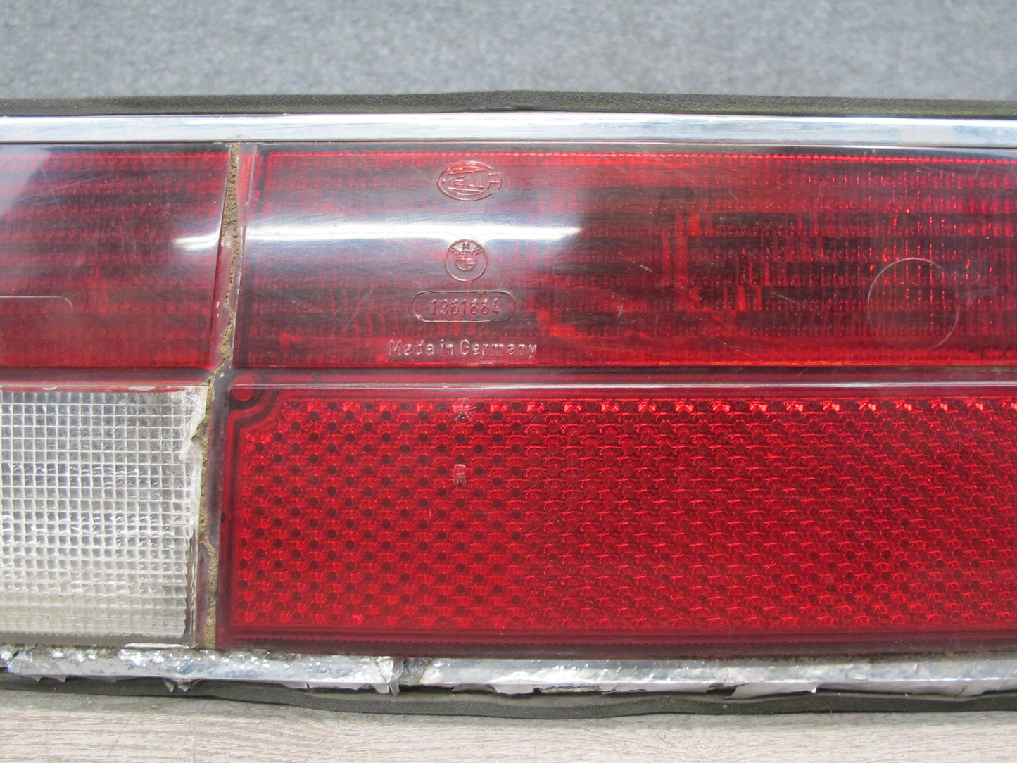 77-89 BMW E24 6-SERIES Rear Right Tail Light Lamp 1360472 OEM Damaged