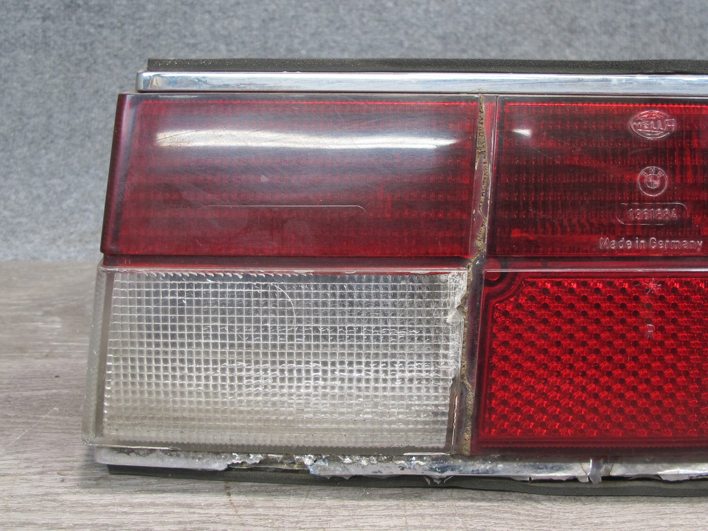 77-89 BMW E24 6-SERIES Rear Right Tail Light Lamp 1360472 OEM Damaged