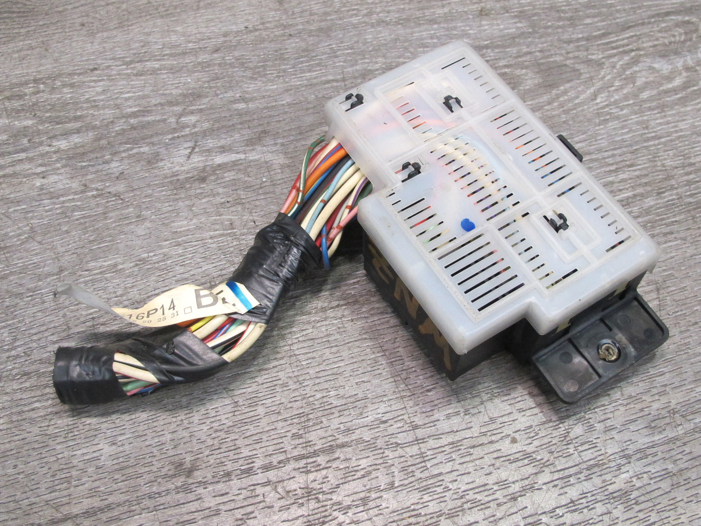 84-86 Nissan Z31 300ZX Junction Fuse Relay Box Module OEM