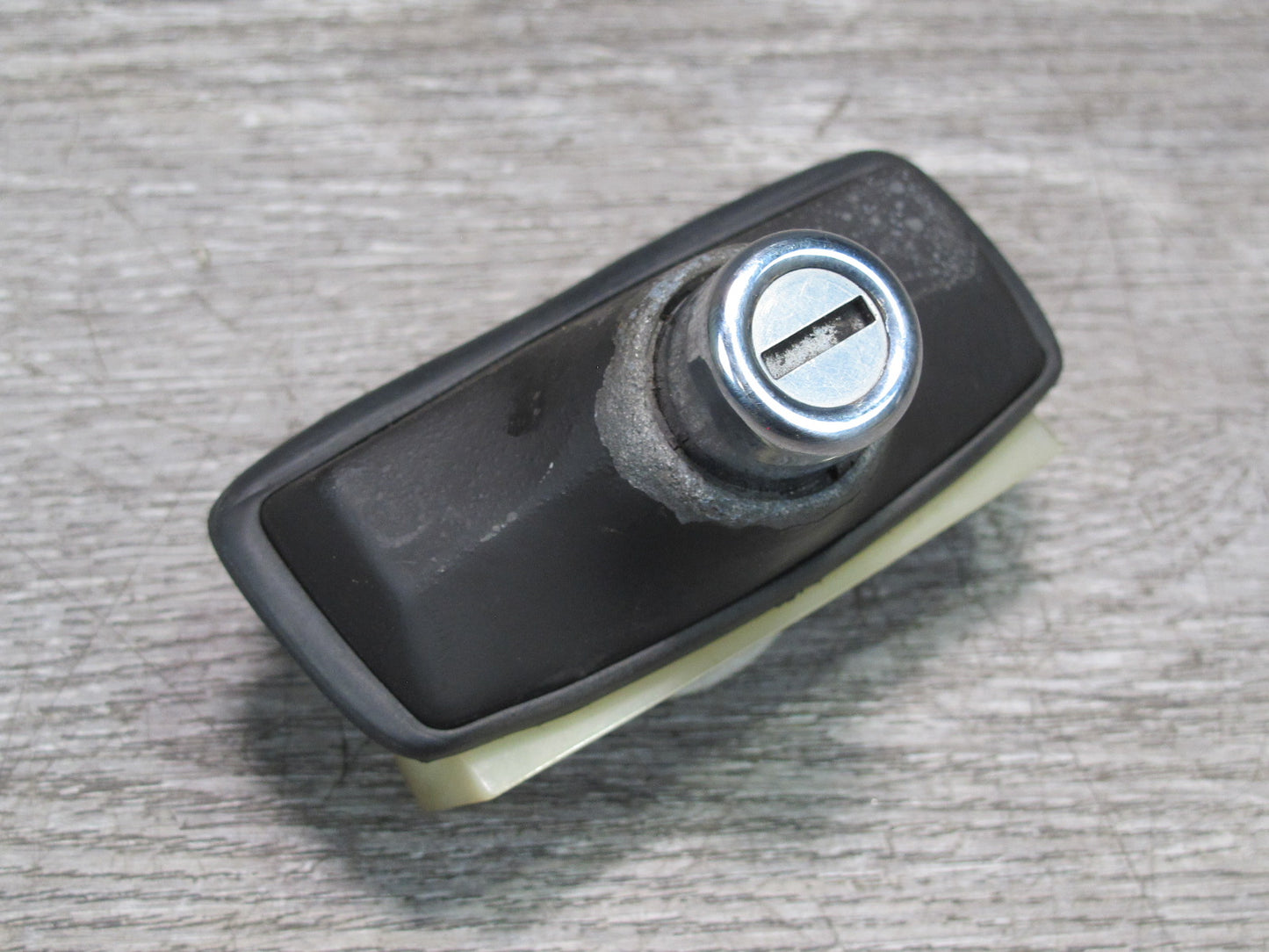 86-89 BMW E24 635CSi Rear Trunk Lid Lock Cylinder OEM