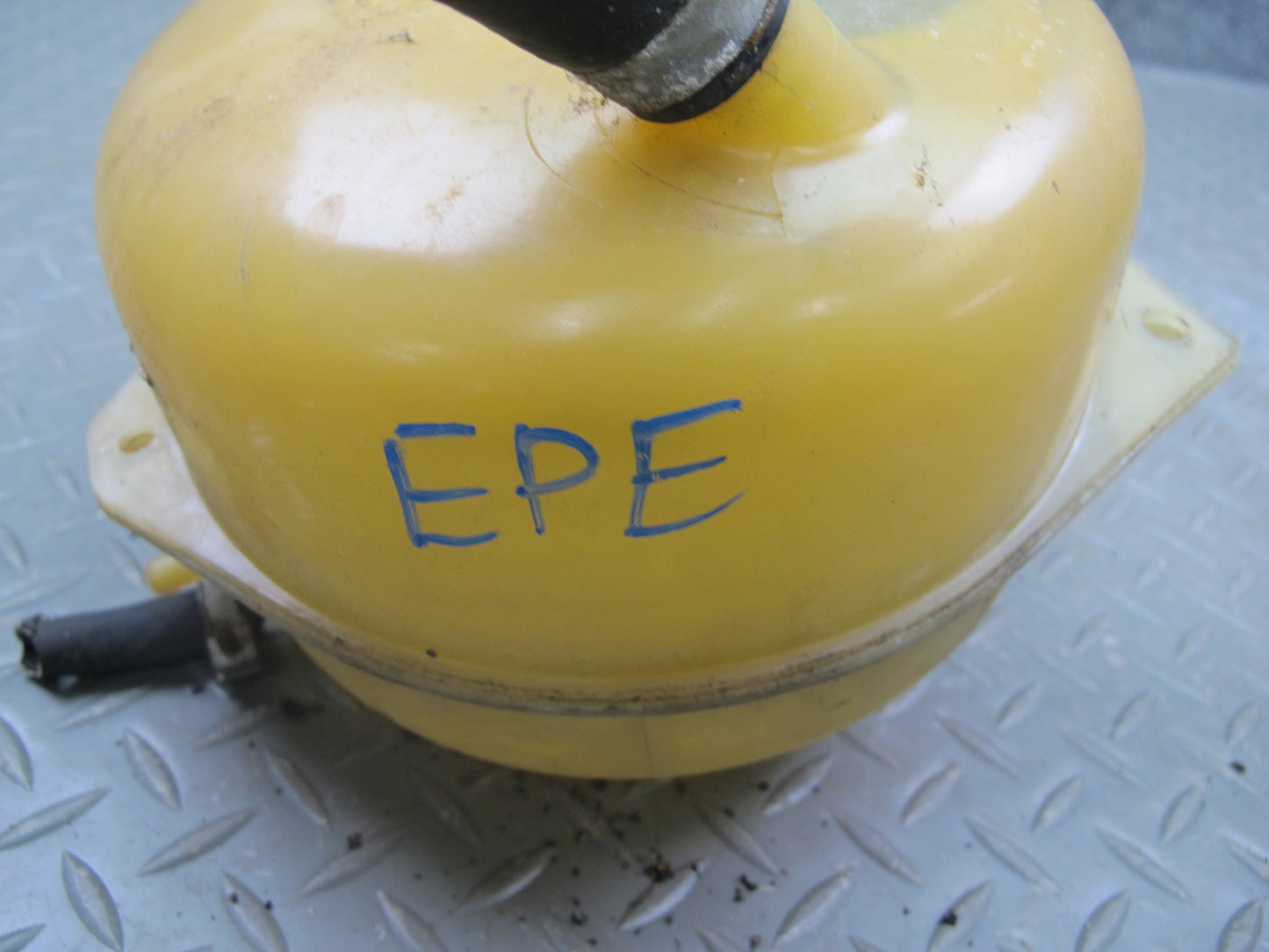 1983-1995 Porsche 928 S Engine Coolant Expansion Overflow Reservoir Tank Bottle
