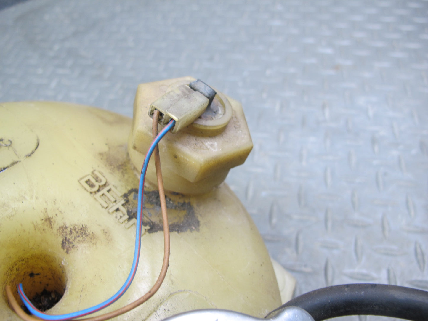 1983-1995 Porsche 928 S Engine Coolant Expansion Overflow Reservoir Tank Bottle