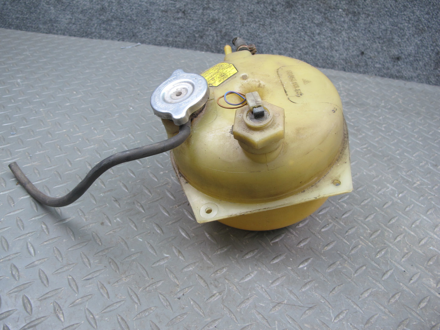 1983-1995 Porsche 928 S Engine Coolant Expansion Overflow Reservoir Tank Bottle