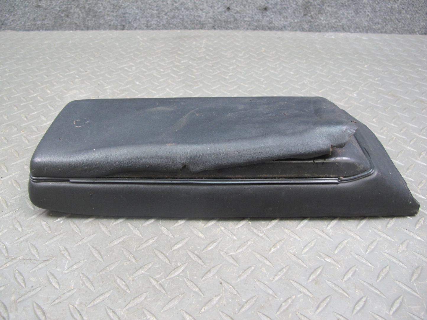 1983-1995 Porsche 928 S4 Front Center Console Arm Rest Storage Compartment Black