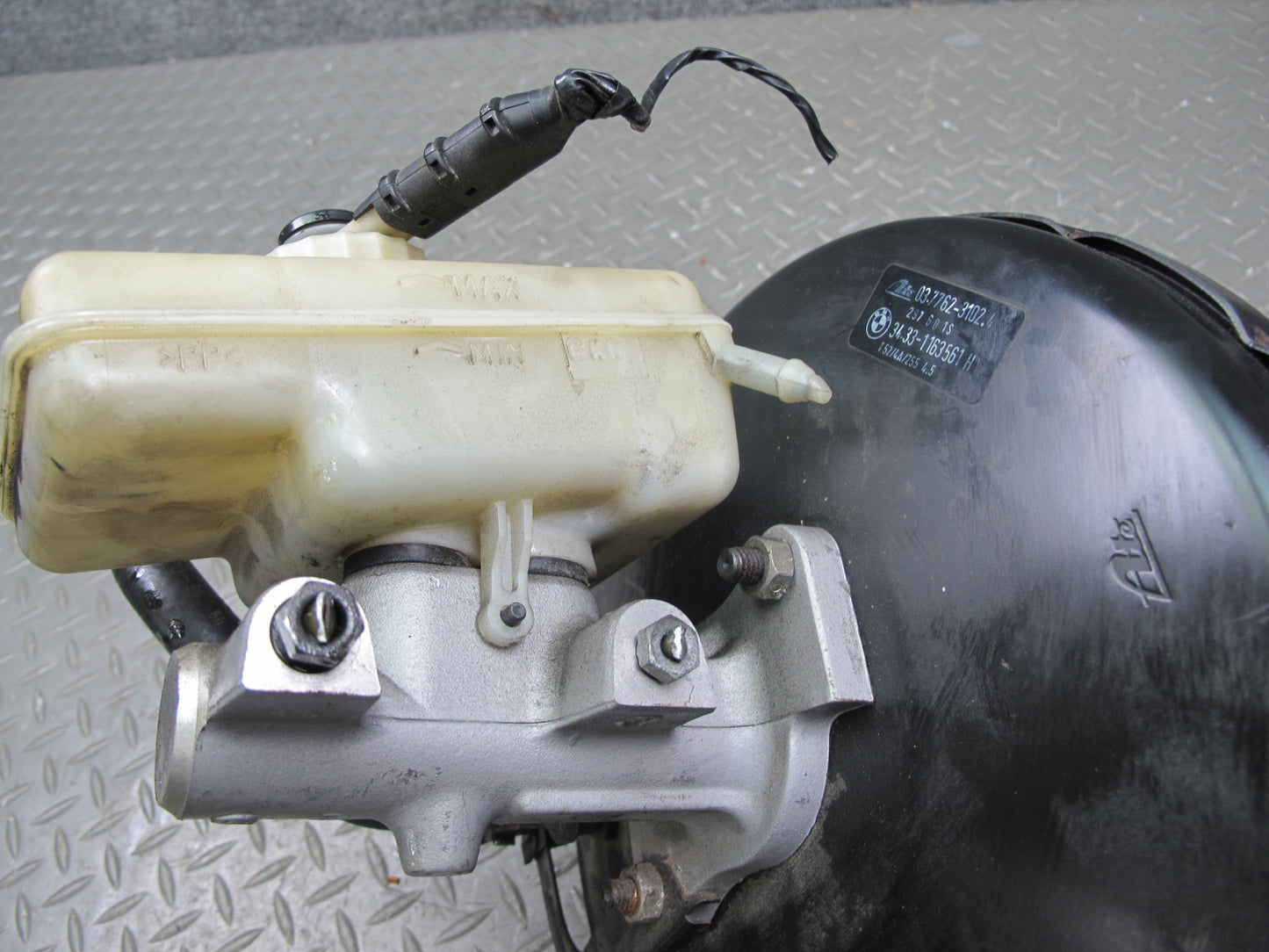 94-99 BMW E36 3-SERIES Brake Master Cylinder Booster Fluid Reservoir OEM