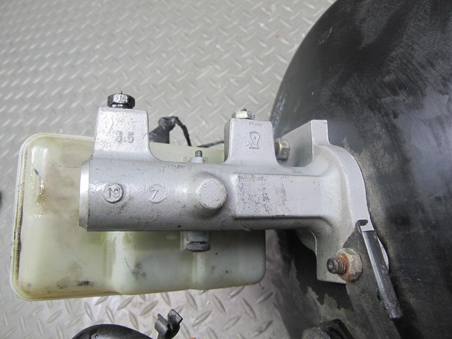 94-99 BMW E36 3-SERIES Brake Master Cylinder Booster Fluid Reservoir OEM