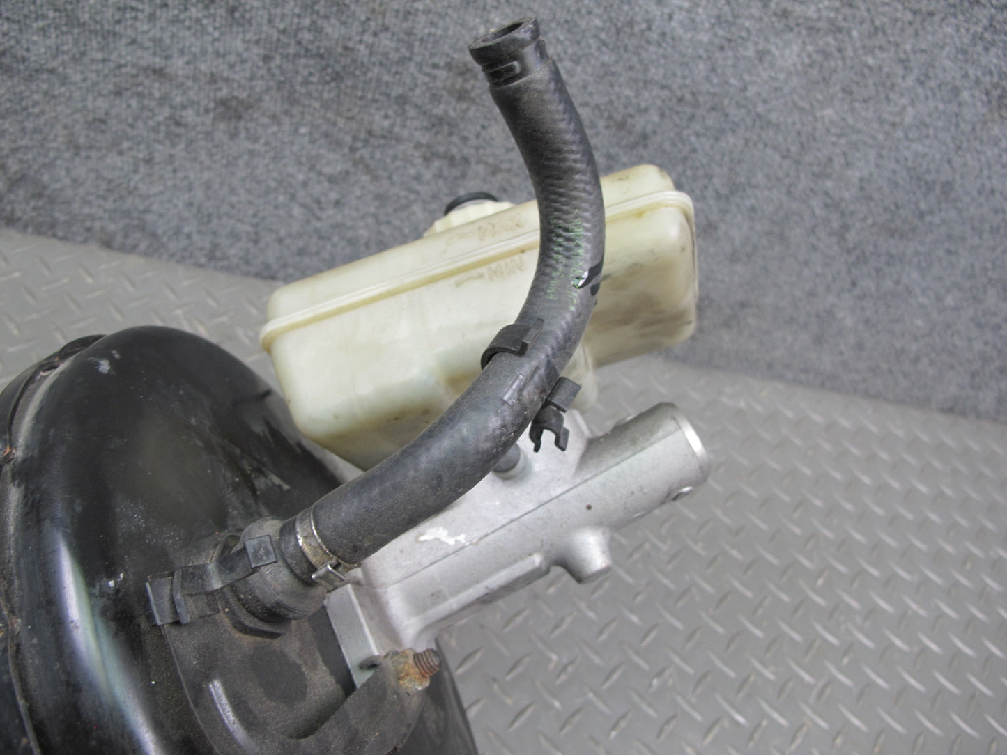 94-99 BMW E36 3-SERIES Brake Master Cylinder Booster Fluid Reservoir OEM