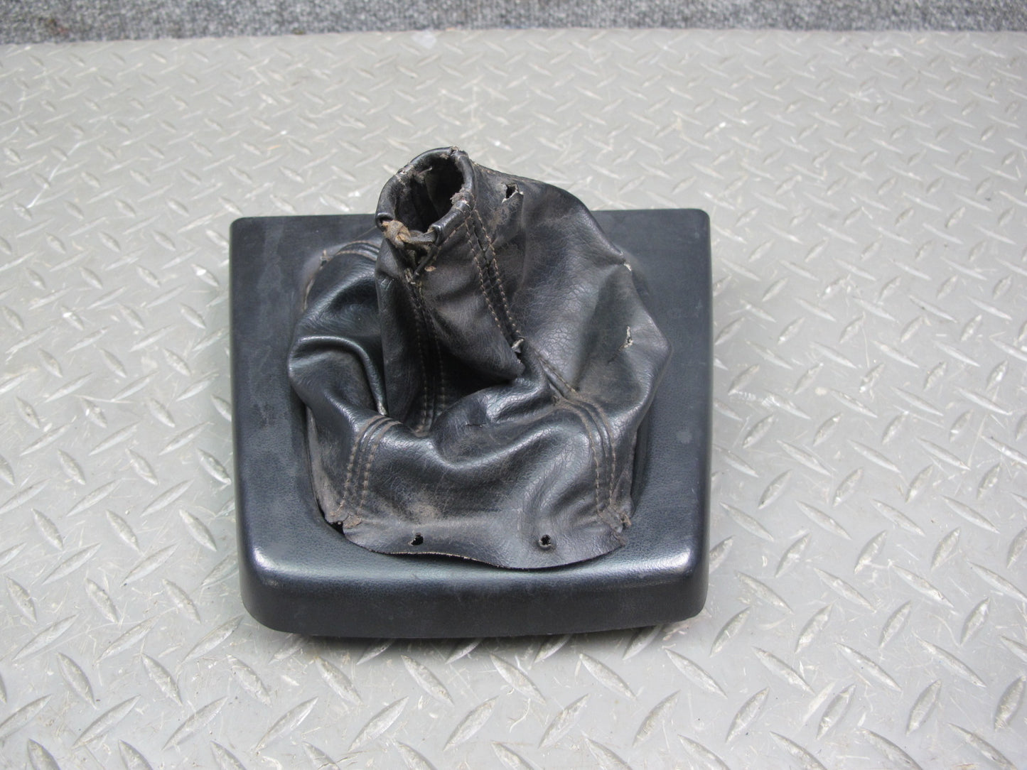 86-88 Mazda RX7 M/T Manual Transmission Shifter Boot w Trim & Knob OEM