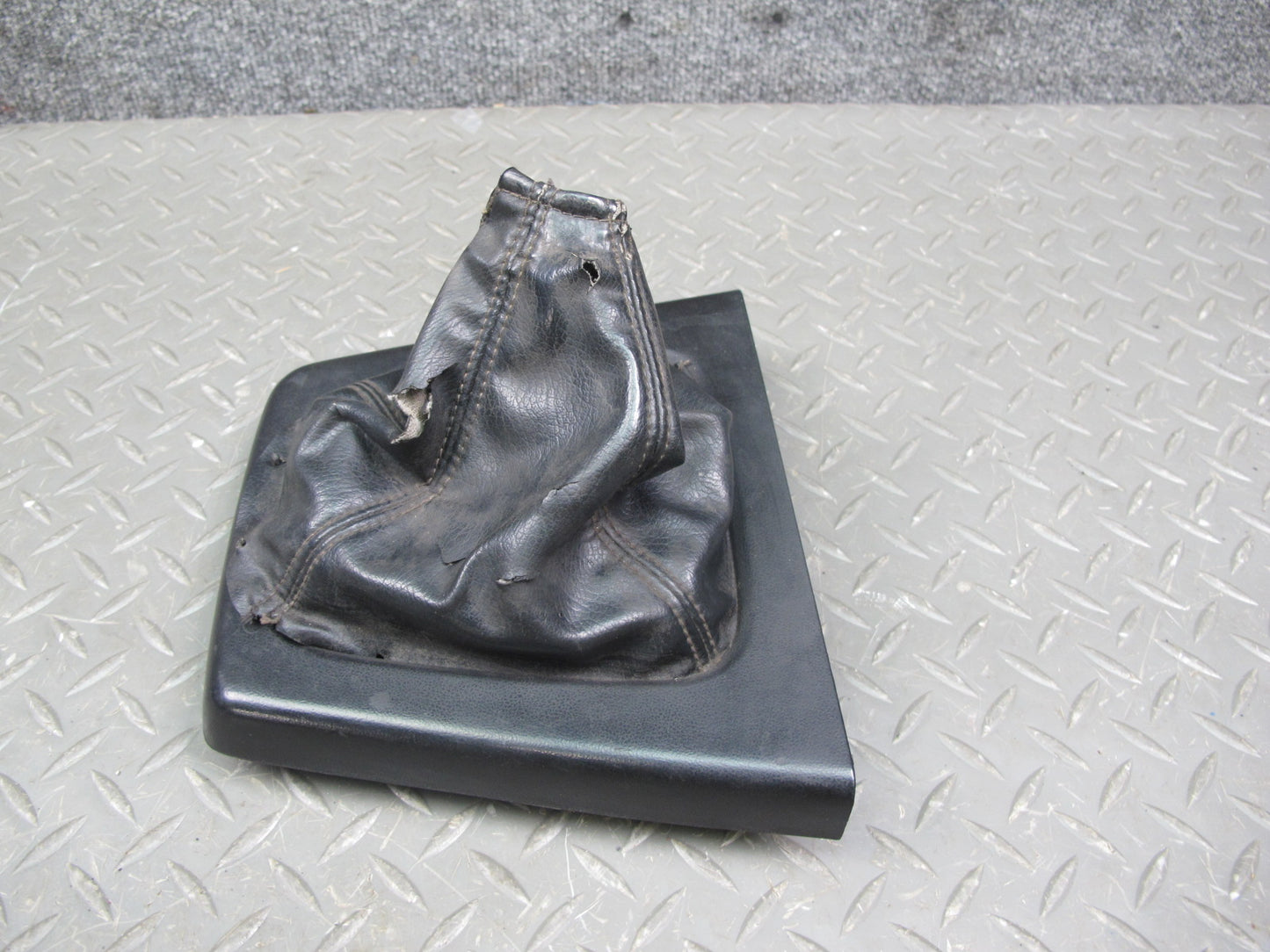 86-88 Mazda RX7 M/T Manual Transmission Shifter Boot w Trim & Knob OEM