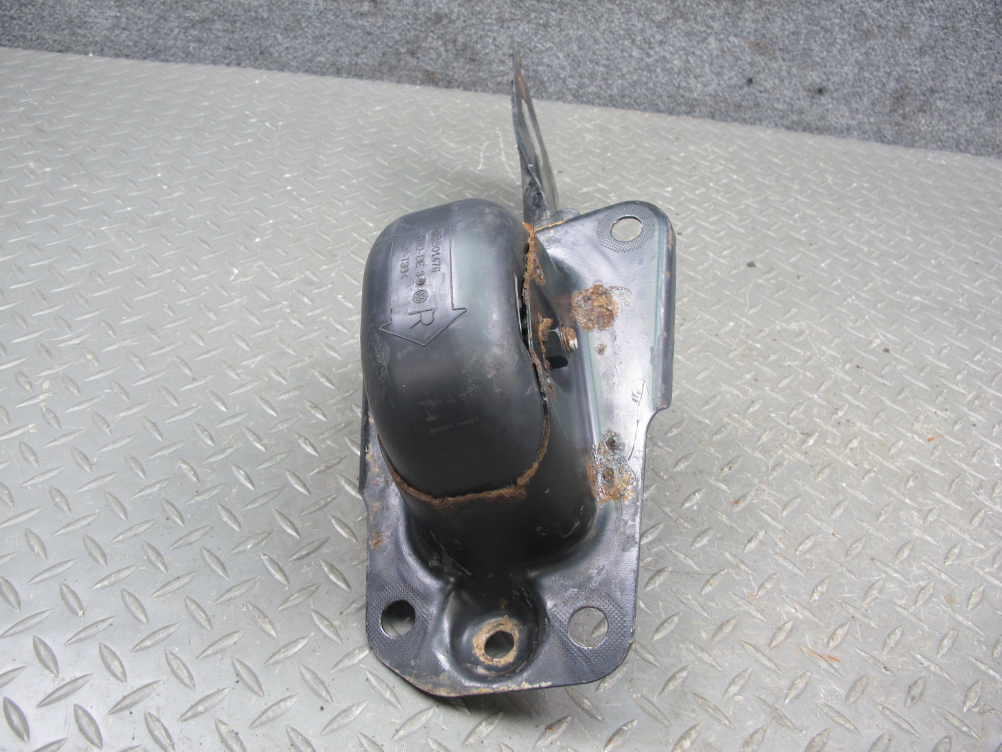 06-14 VW Golf R32 GTI R Rabbit Jetta Rear Right Suspension Trailing Arm OEM