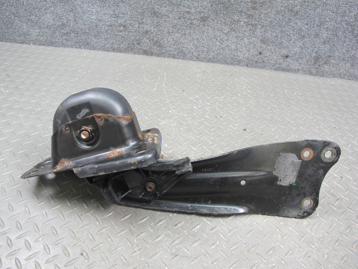 06-14 VW Golf R32 GTI R Rabbit Jetta Rear Right Suspension Trailing Arm OEM