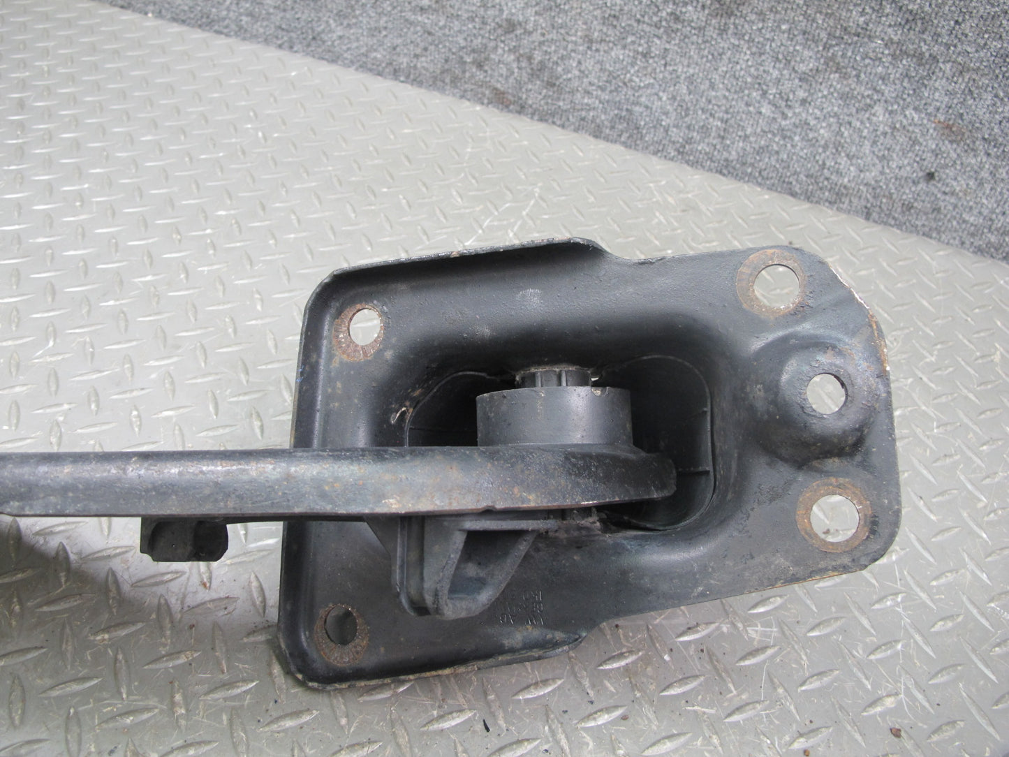 06-14 VW Golf R32 GTI R Rabbit Jetta Rear Right Suspension Trailing Arm OEM